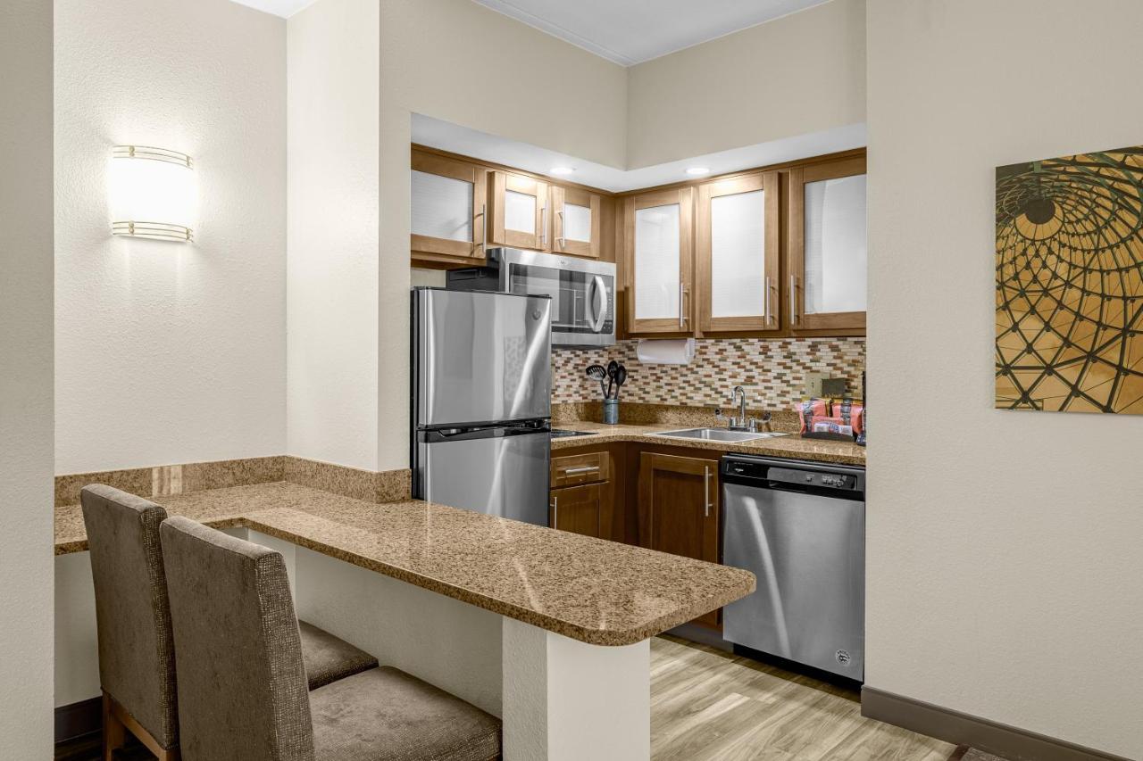 One-Bedroom King Suite - Non-Smoking,1002981414:JPEG