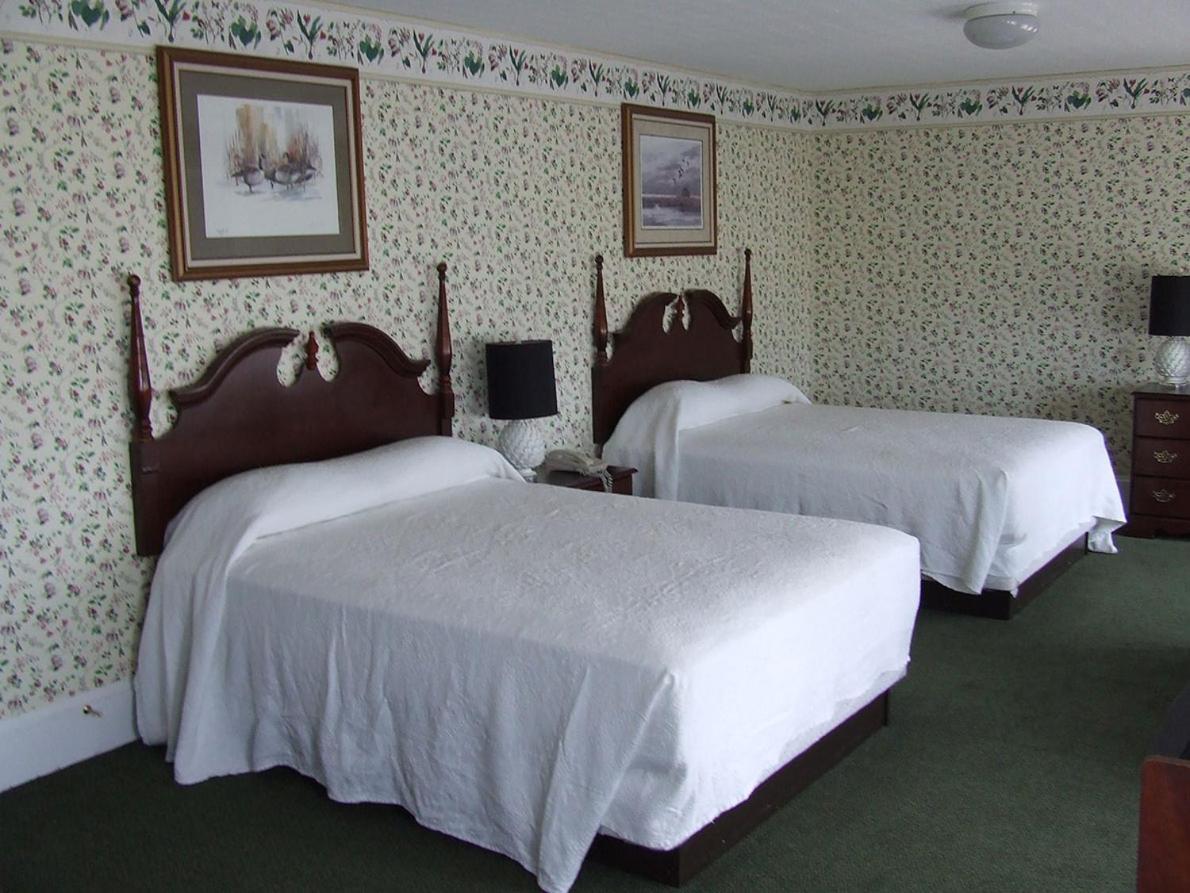 Standard Queen Room with Two Queen Beds,1089015139:JPEG