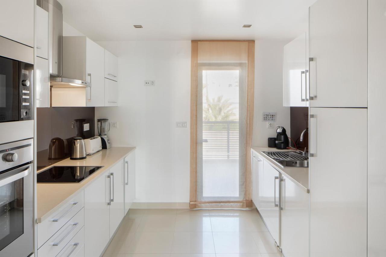 Standard Three-Bedroom Apartment with Balcony