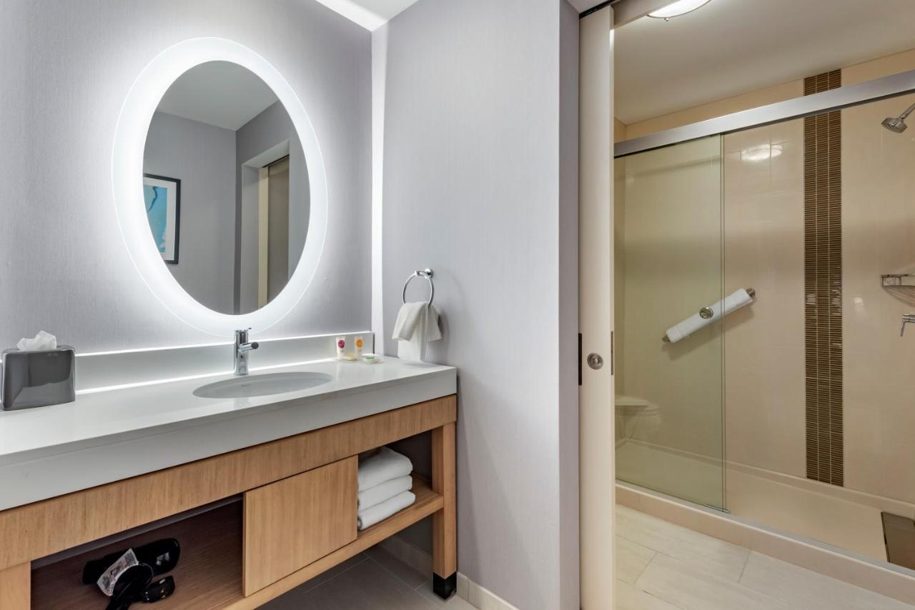 One-Bedroom King Suite