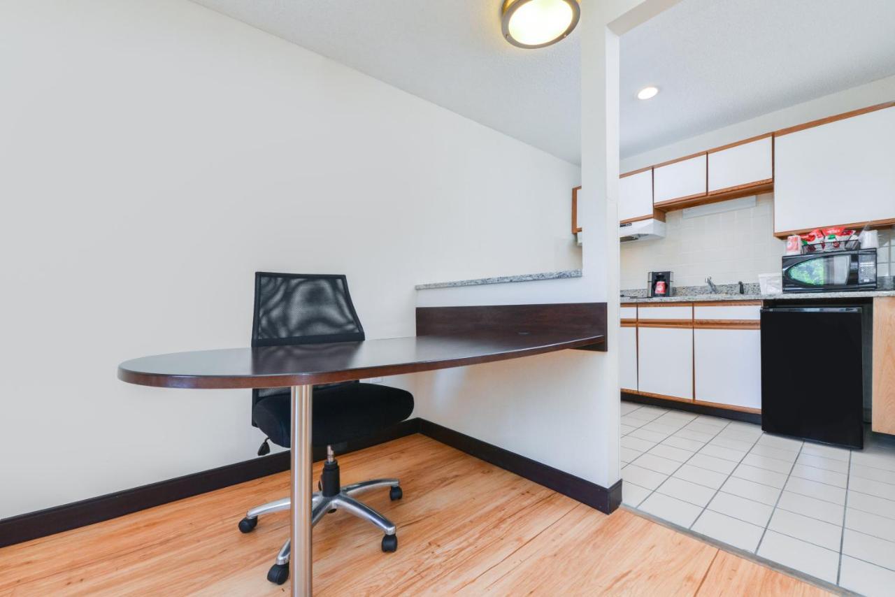 Deluxe Double Room with Two Full Beds with Kitchenette - Disability Access/Smoke-Free