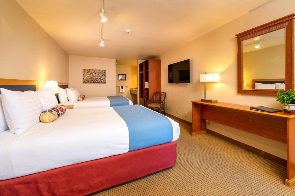 Queen Room with Two Queen Beds at the Obertal Inn,1087667200:JPEG