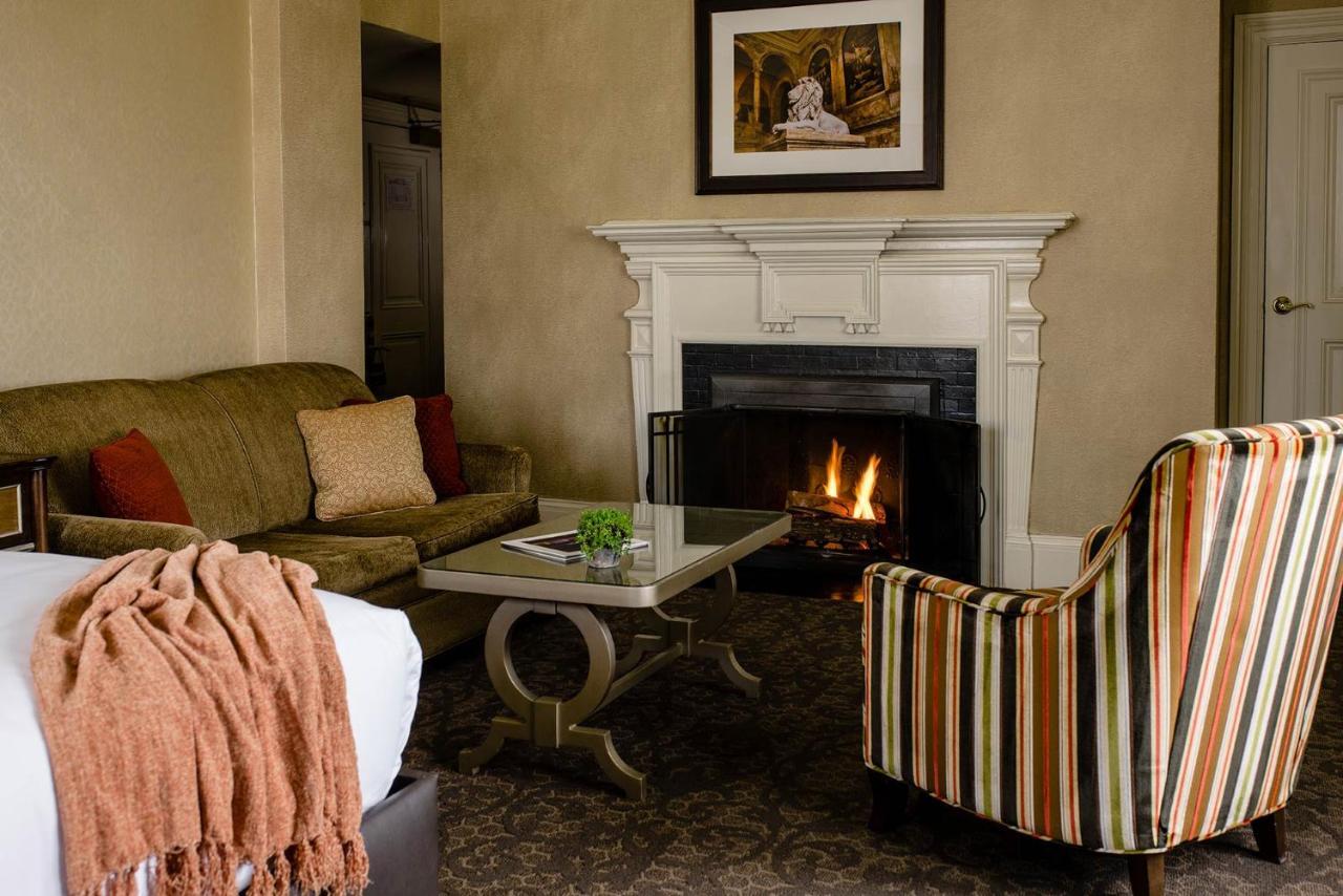 Executive Room with One King,1210205920:JPEG