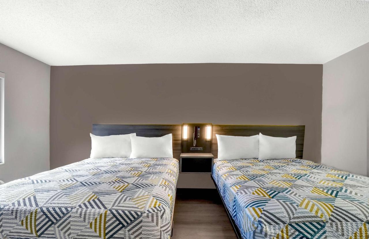Deluxe Queen Room with Two Queen Beds - Non-Smoking,1167336520:JPEG