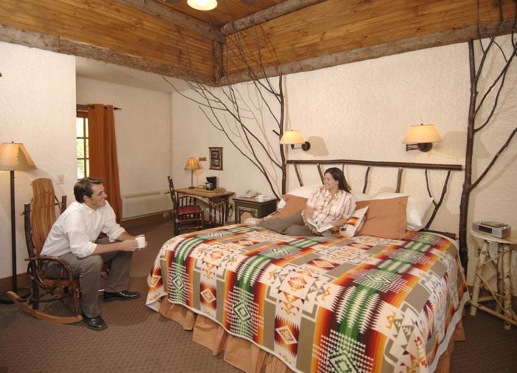 Standard Queen Room