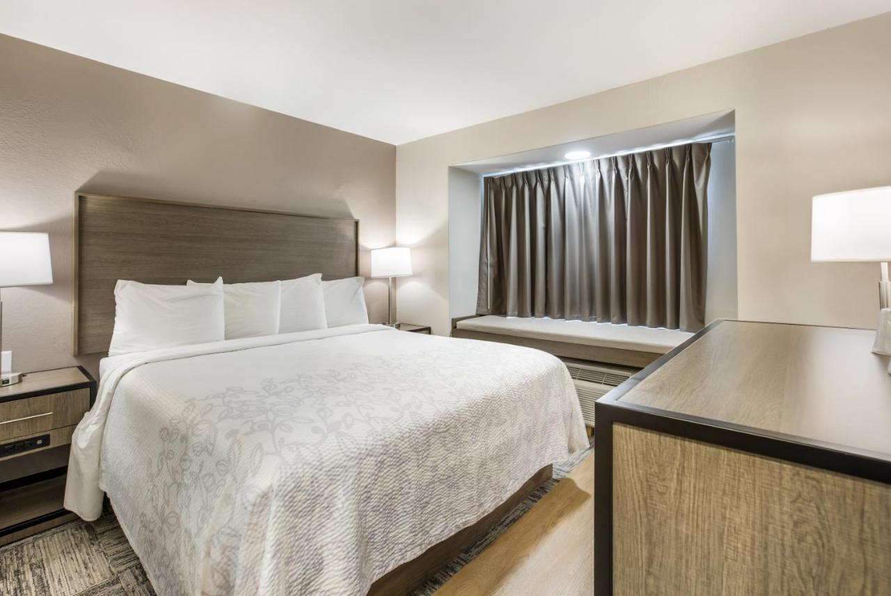Deluxe King Room Smoke Free