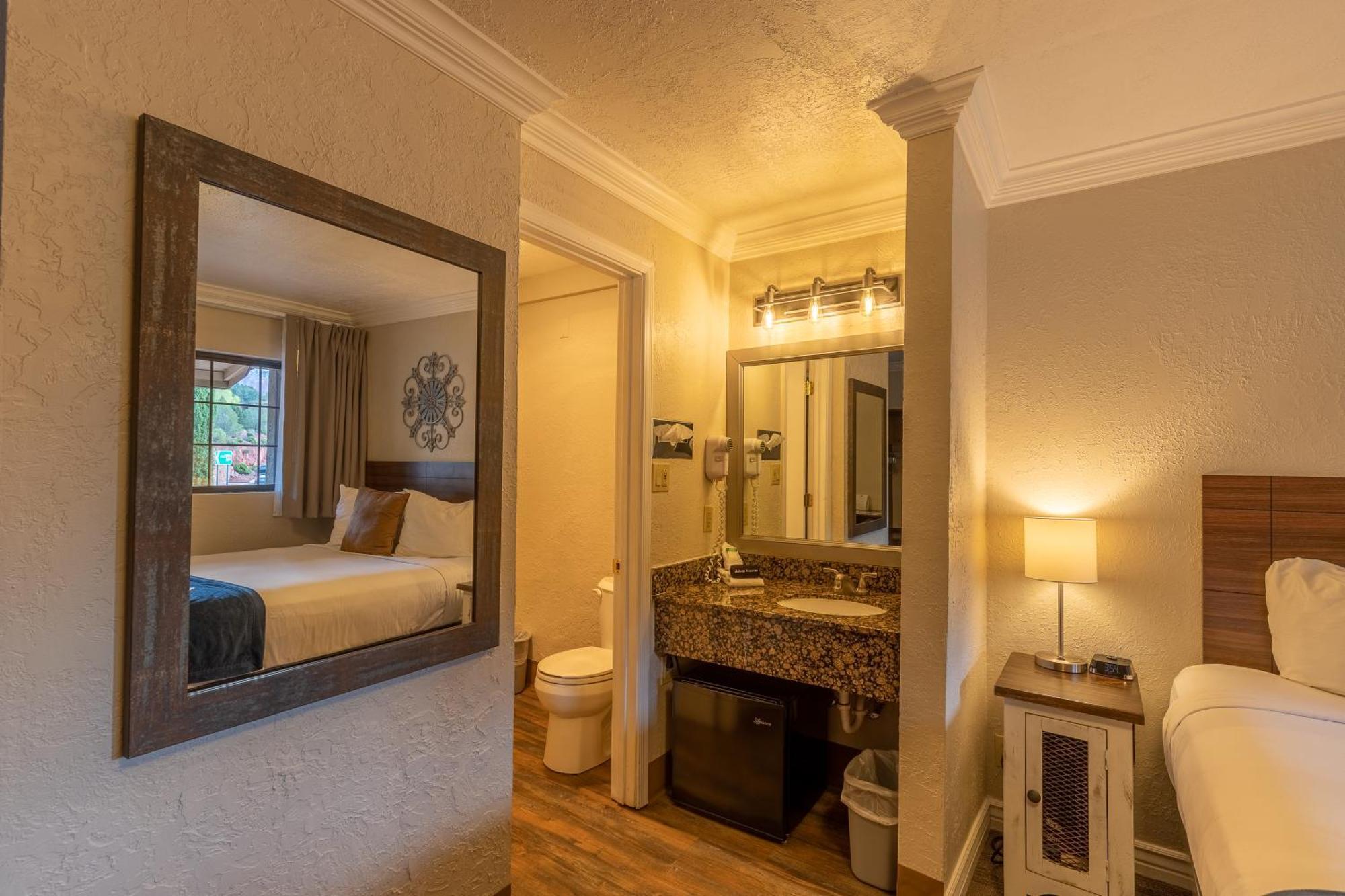 Queen Room,1238526520:JPEG