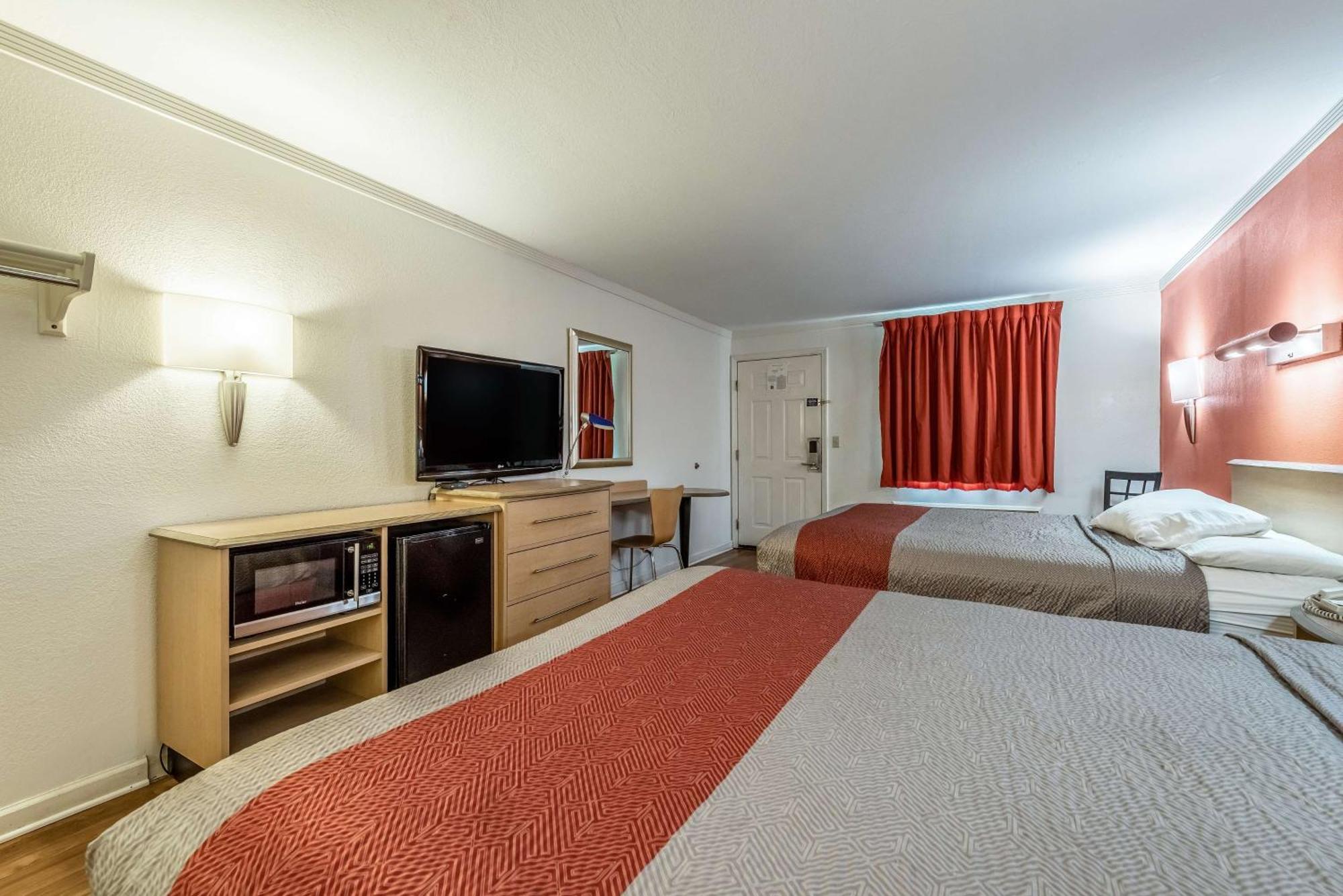 Queen Room with Two Queen Beds - Non-Smoking,1706640786:JPEG