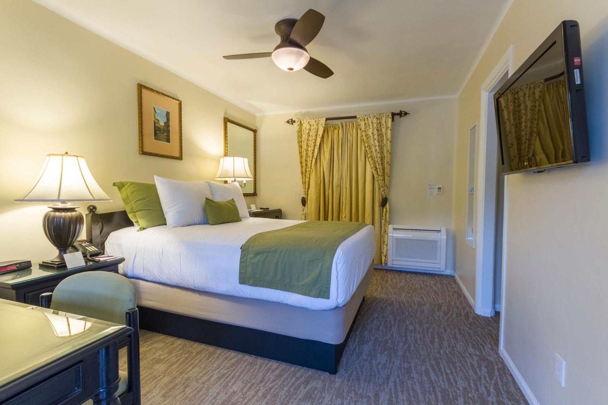 Queen Room,972977581:JPEG
