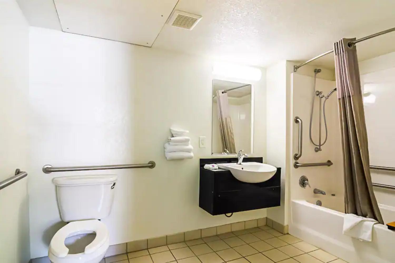 Queen Room with Two Queen Beds - Disability Access,847241555:JPEG