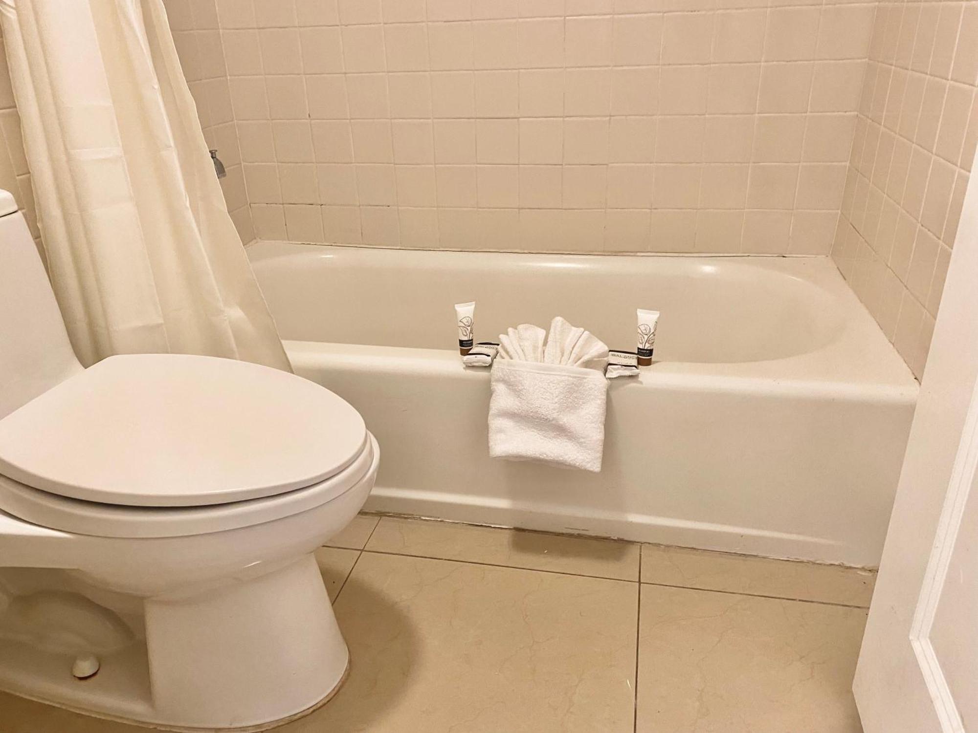 Deluxe King Room,1590386137:JPEG