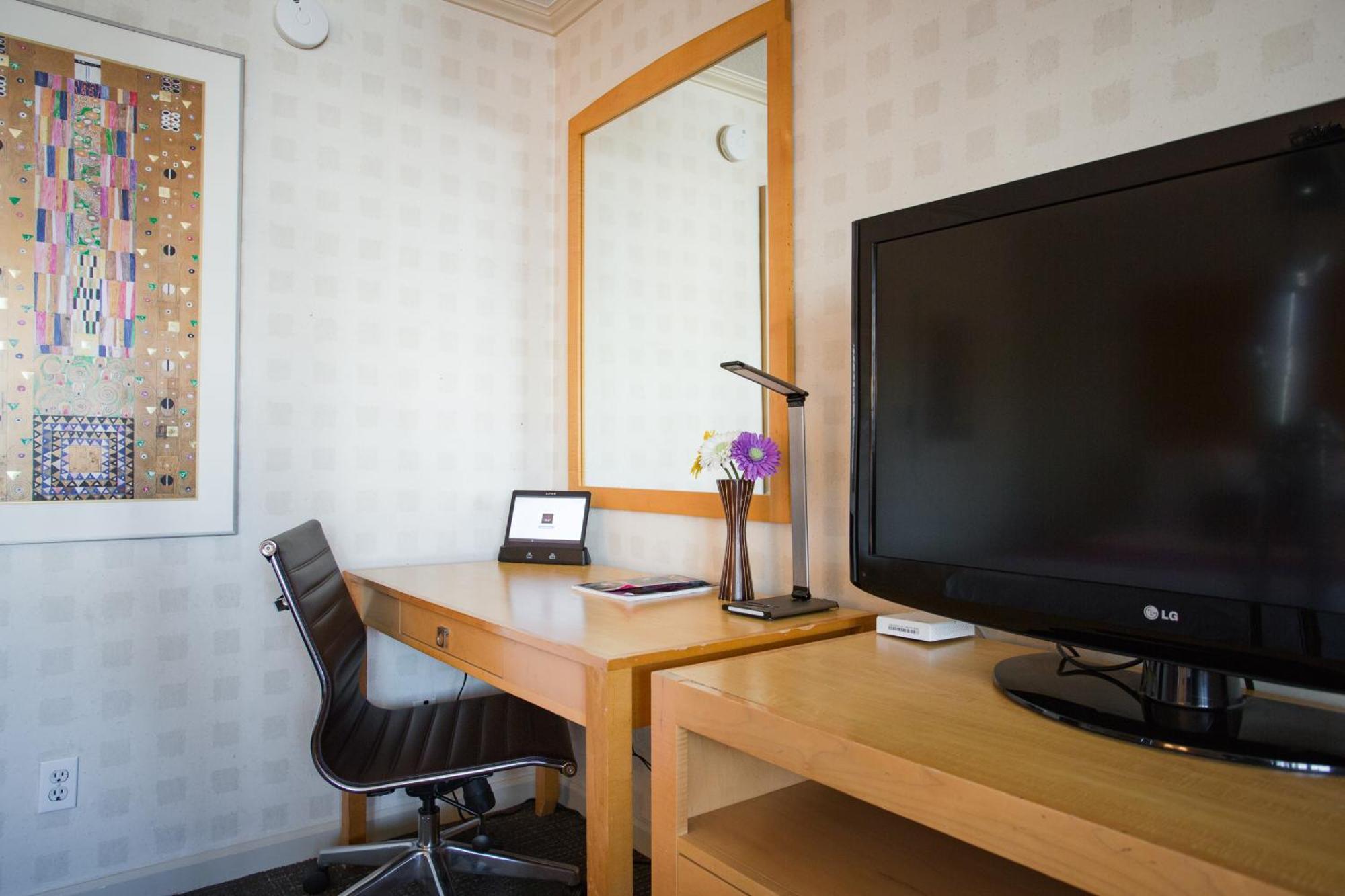 Queen Room,1211651938:JPEG