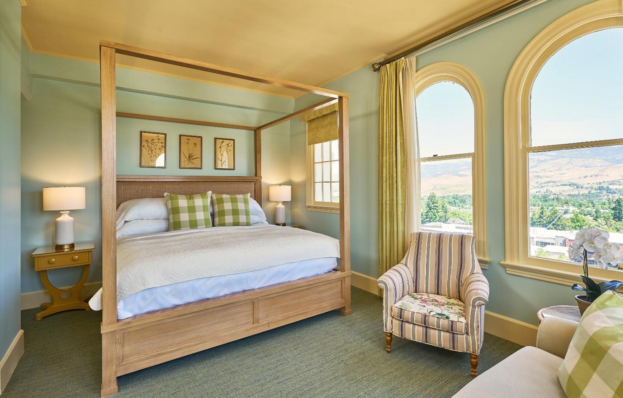 Deluxe King Room,1214349661:JPEG