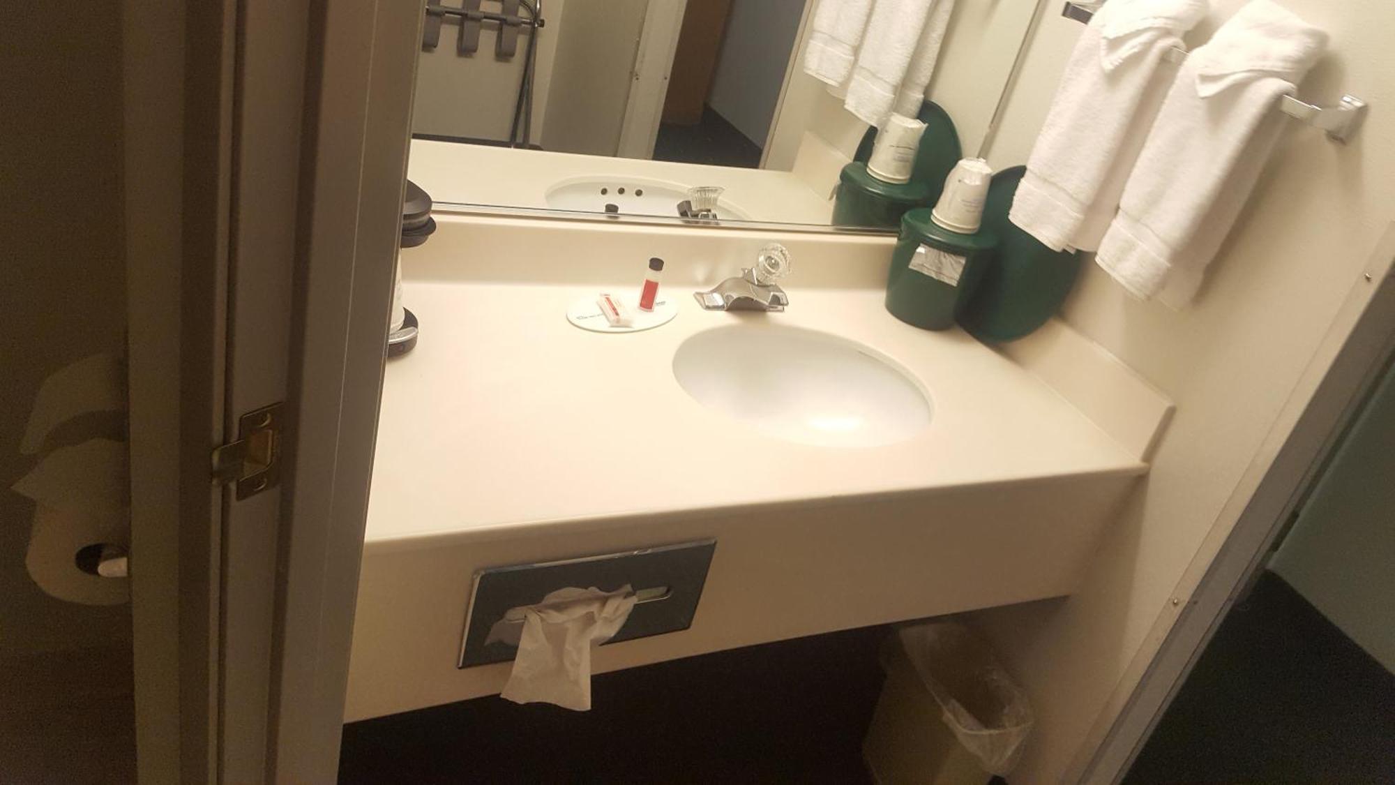 Deluxe King Room - Non-Smoking