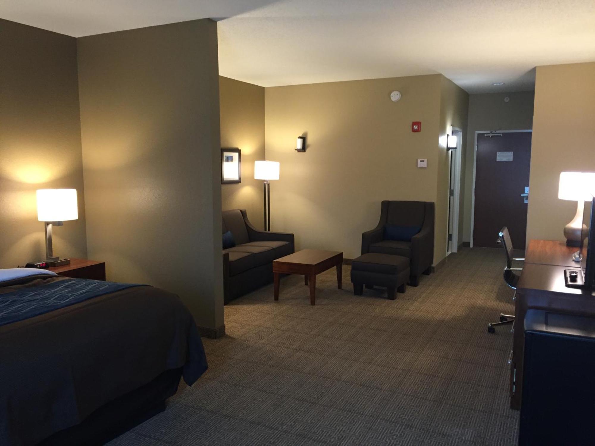 King Suite - Accessible/Non-Smoking
