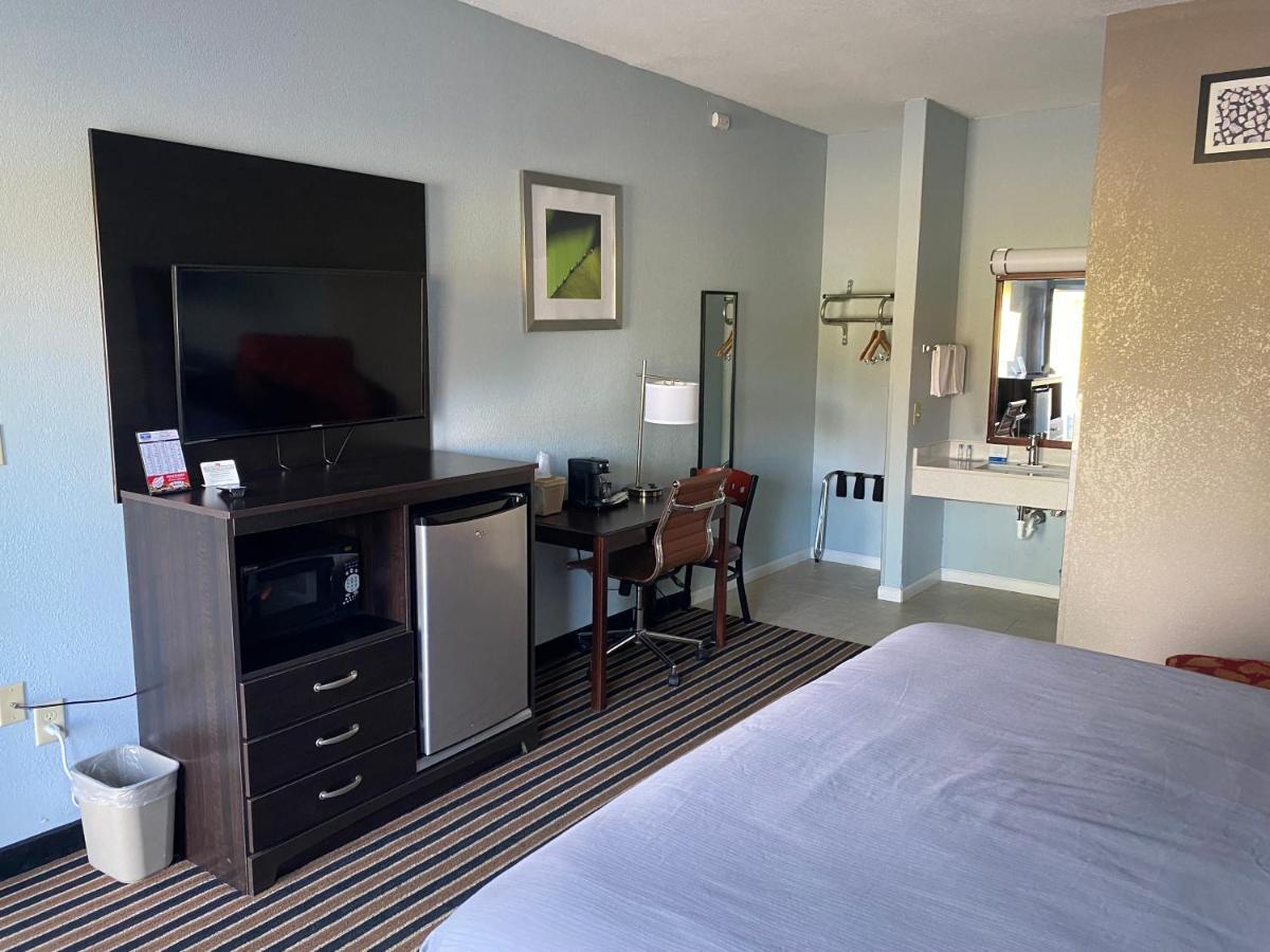 King Room - Non-Smoking,1251667777:JPEG