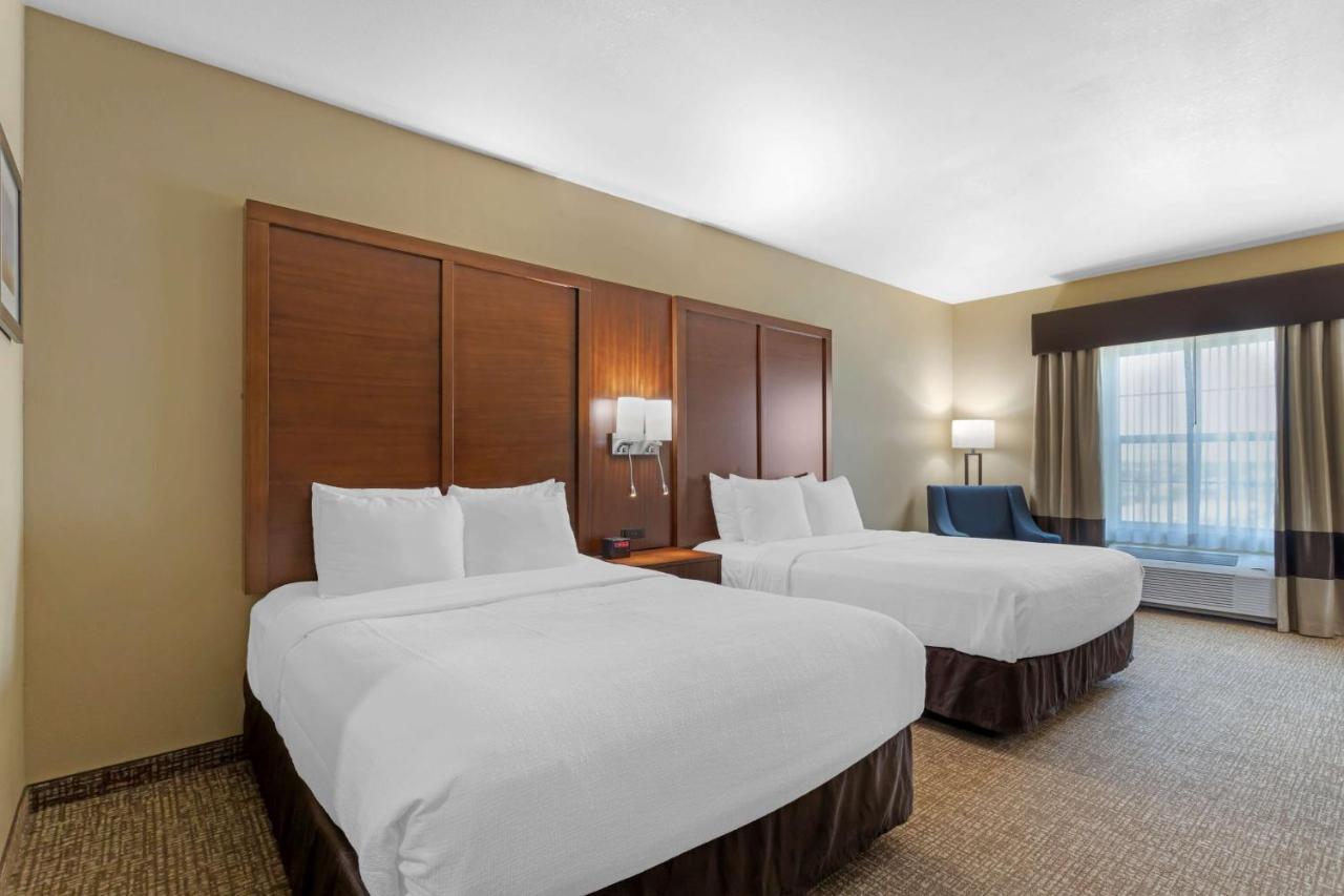 Queen Room with Two Queen Beds - Non-Smoking