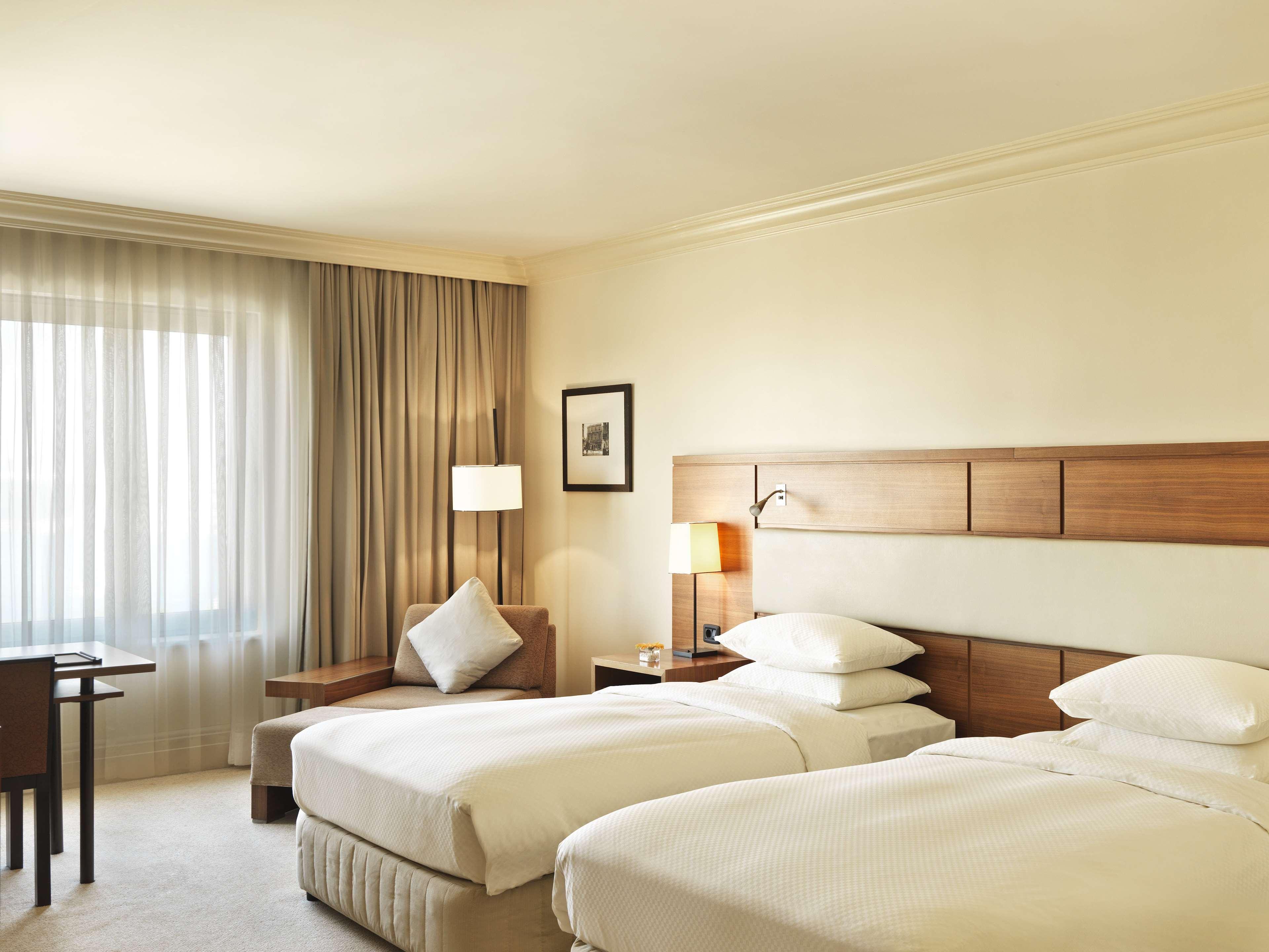 Twin Room with Lounge Access