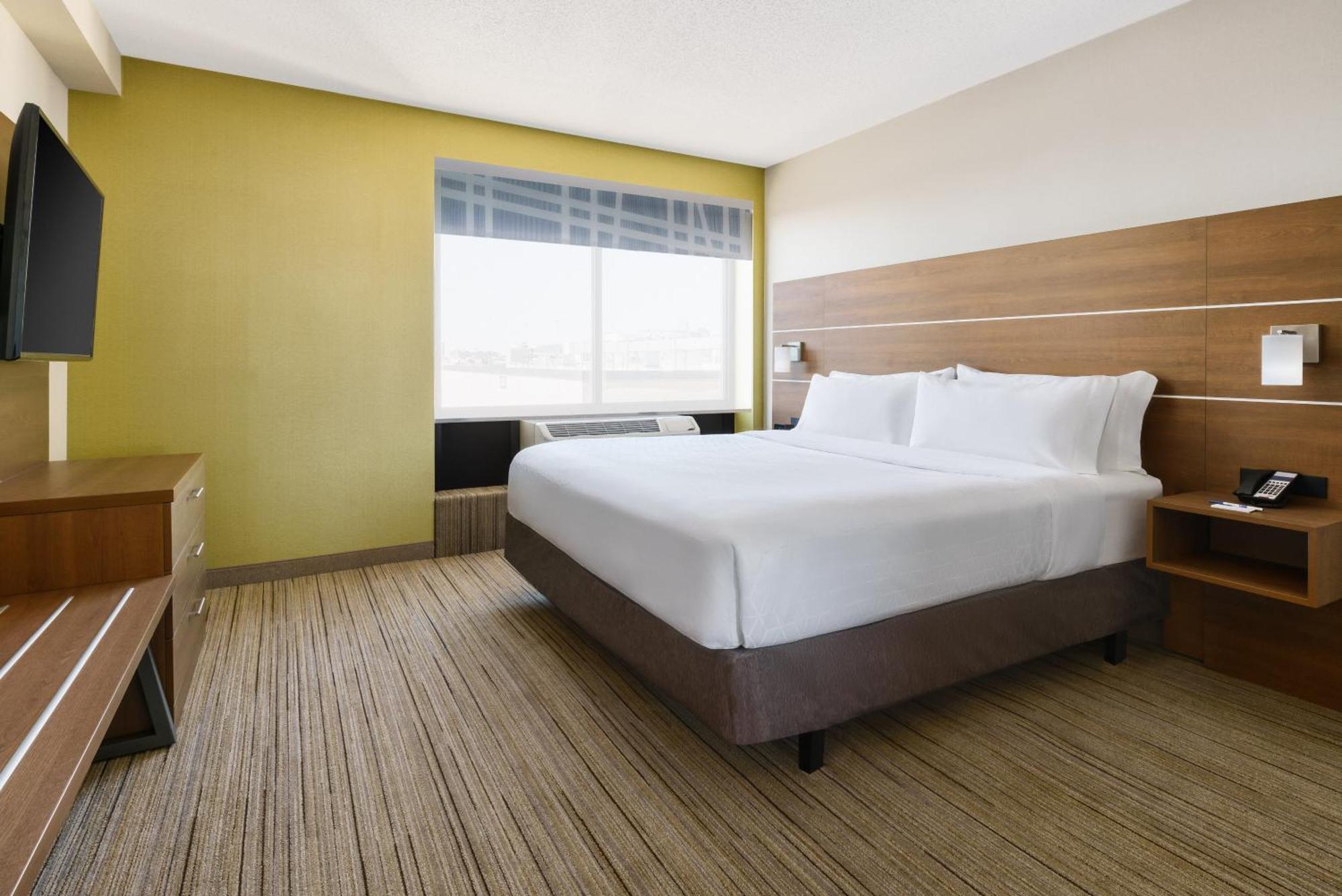One-Bedroom King Suite,1275504718:JPEG