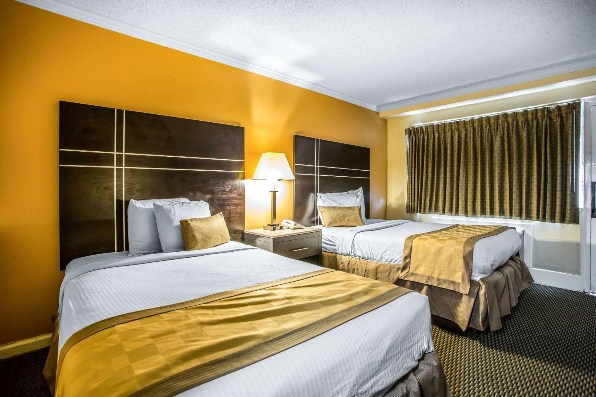 Double Room with Two Double Beds - Smoking