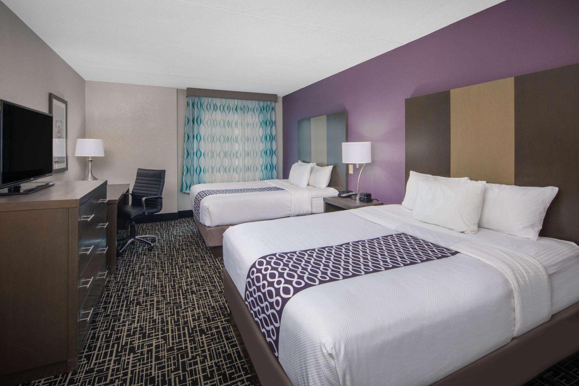 One-Bedroom Suite with Two Queen Beds - Non-Smoking