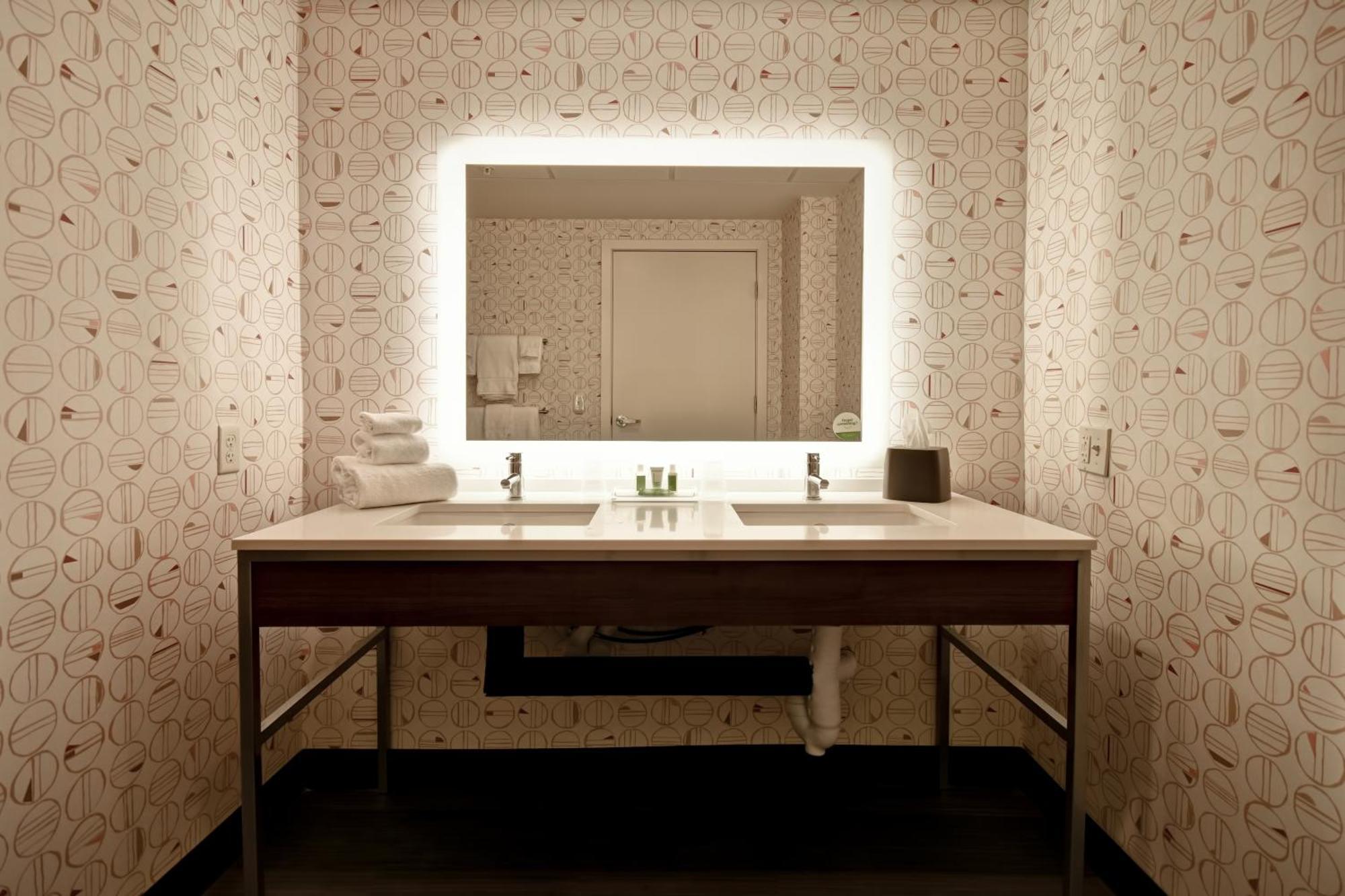 King Studio with Accessible Roll In Shower - Non-Smoking,1275935482:JPEG