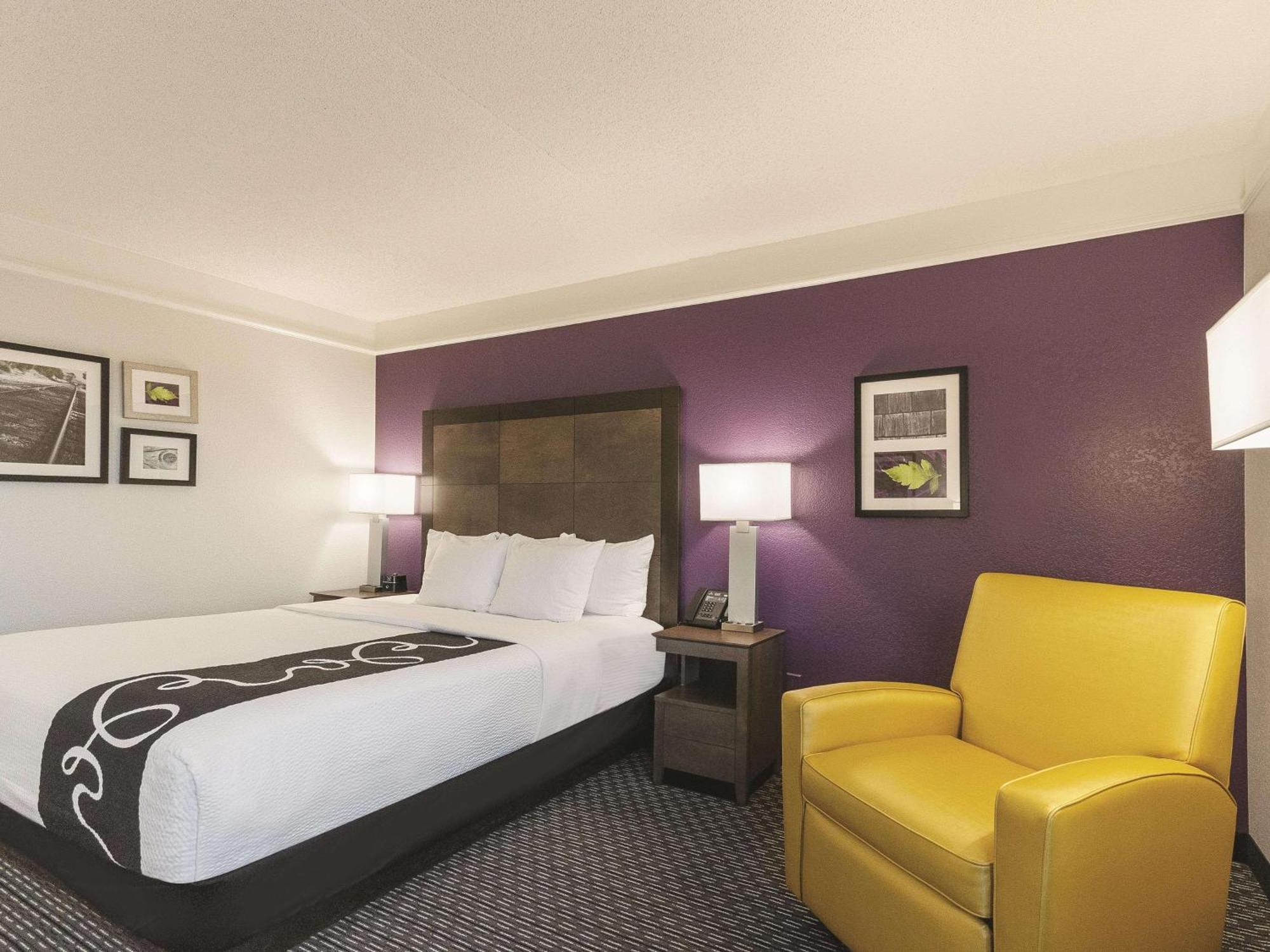Deluxe King Room,1276188193:JPEG