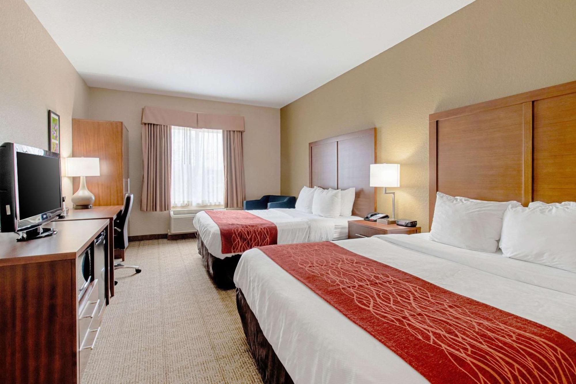 Queen Room with Two Queen Beds - Non-Smoking,1276350337:JPEG