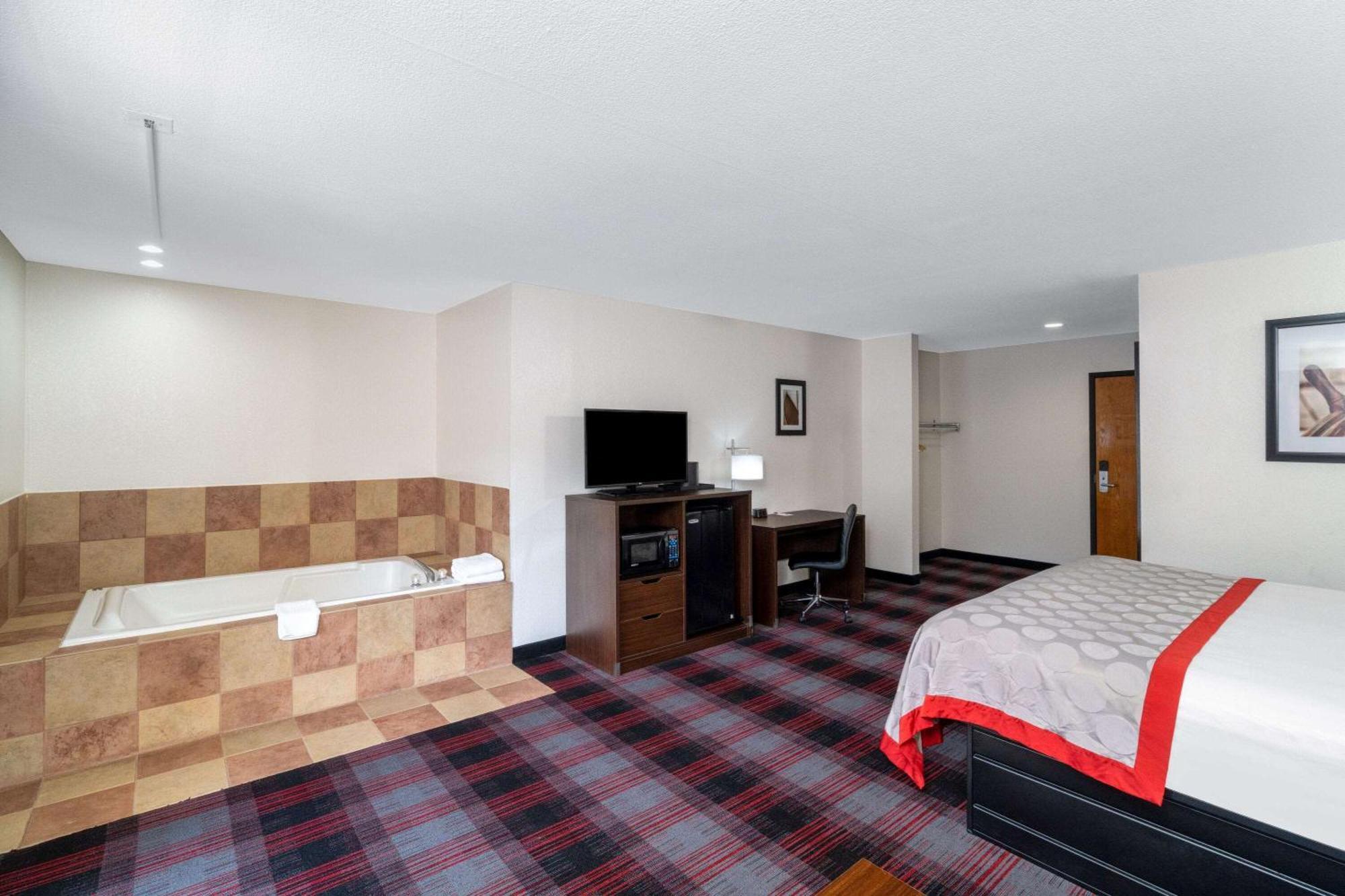 King Studio Suite with Mountain View - Non-Smoking