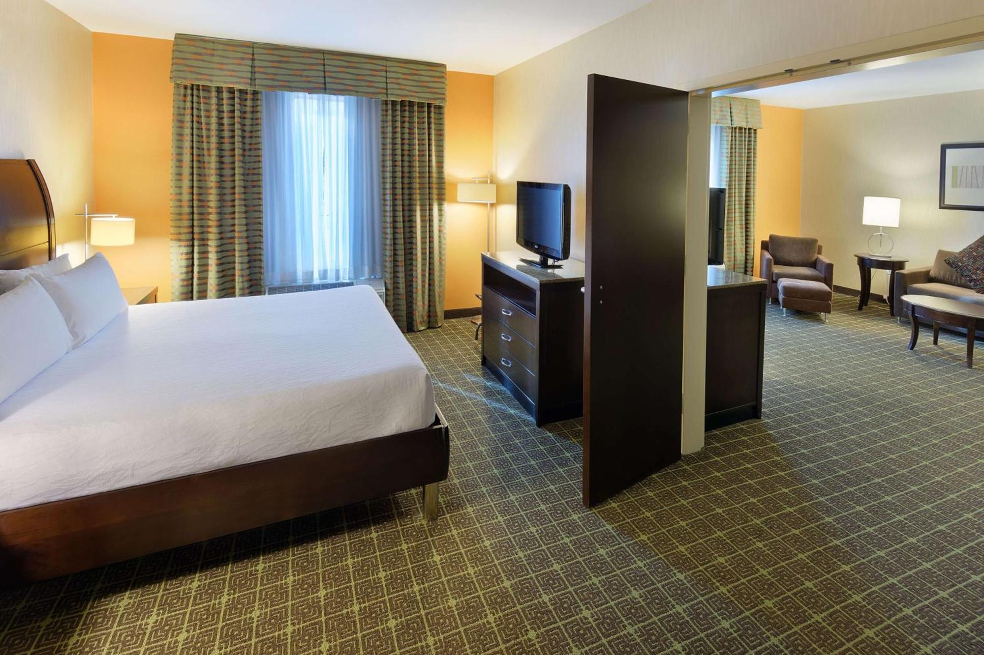 King Suite - Mobility and Hearing Access,1551451174:JPEG