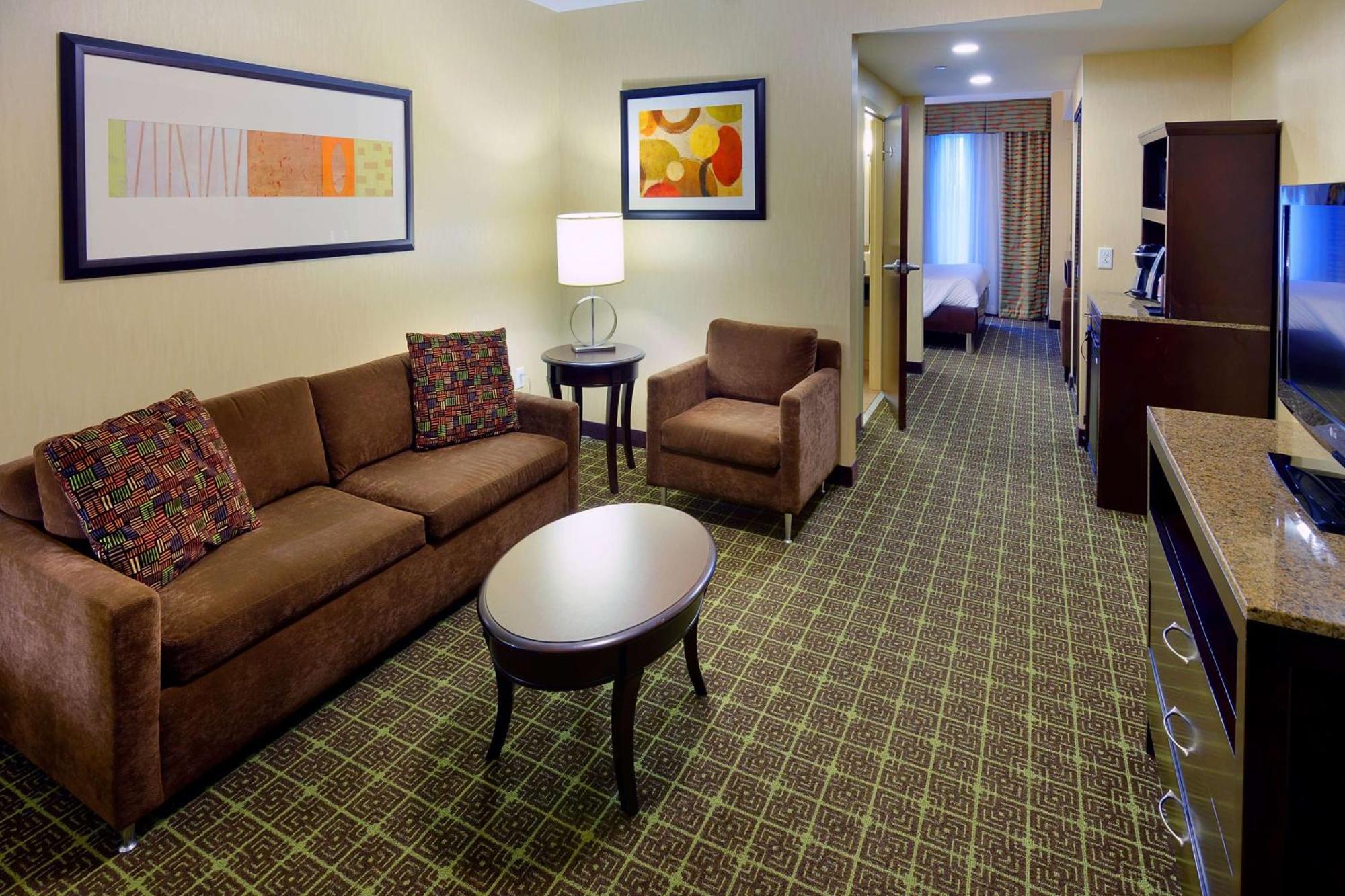 One-Bedroom King Suite,1280639494:JPEG