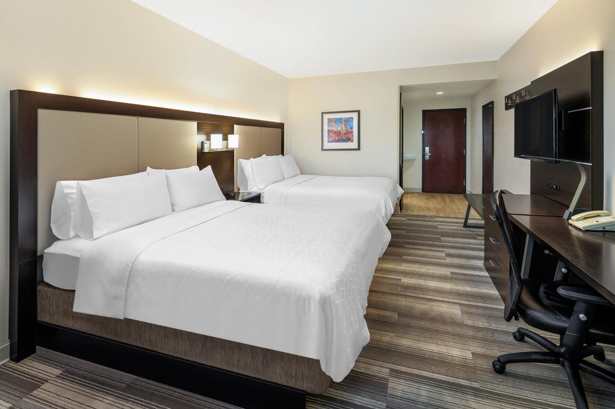 Standard Queen Room with Two Queen Beds