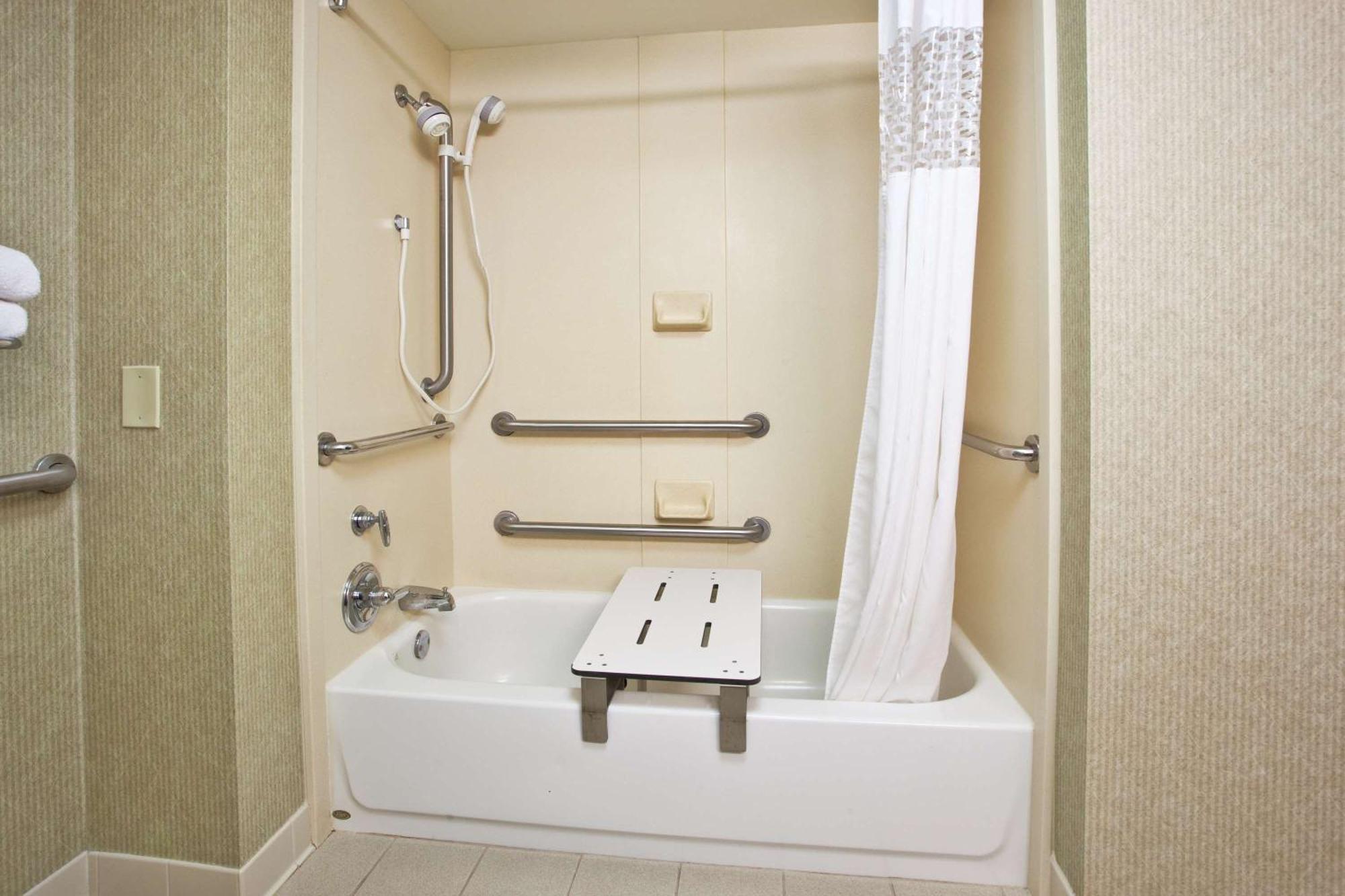 King Room - Disability Access/Non-Smoking With Sofa Bed
