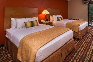 Queen Room with Two Queen Beds and Pool View,1281314200:JPEG