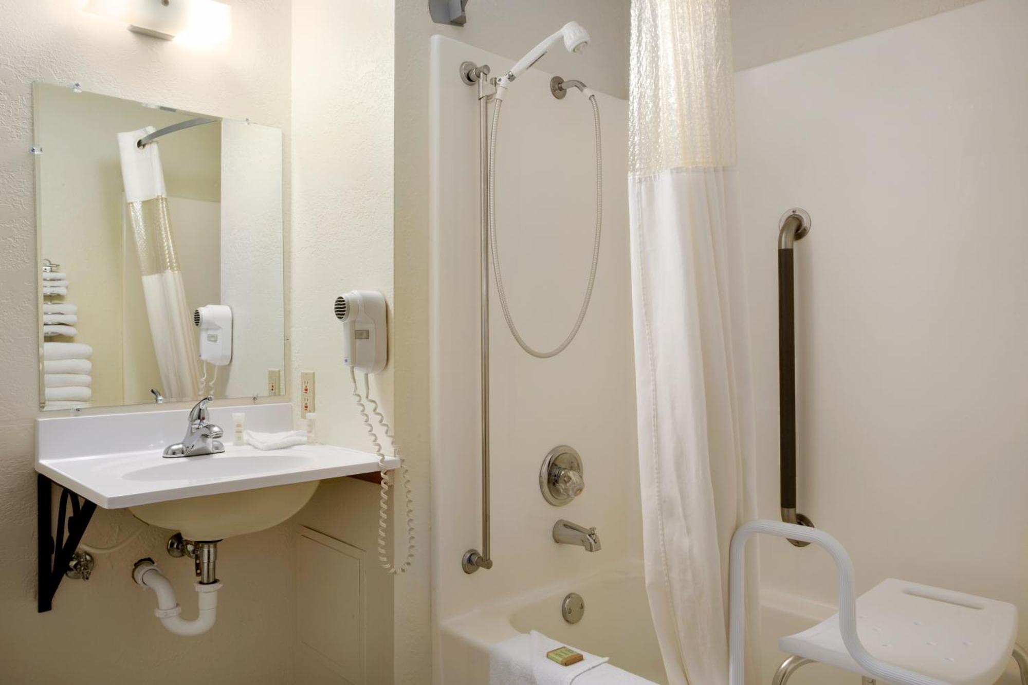 Queen Room - Mobility Access/Non-Smoking,1697950555:JPEG
