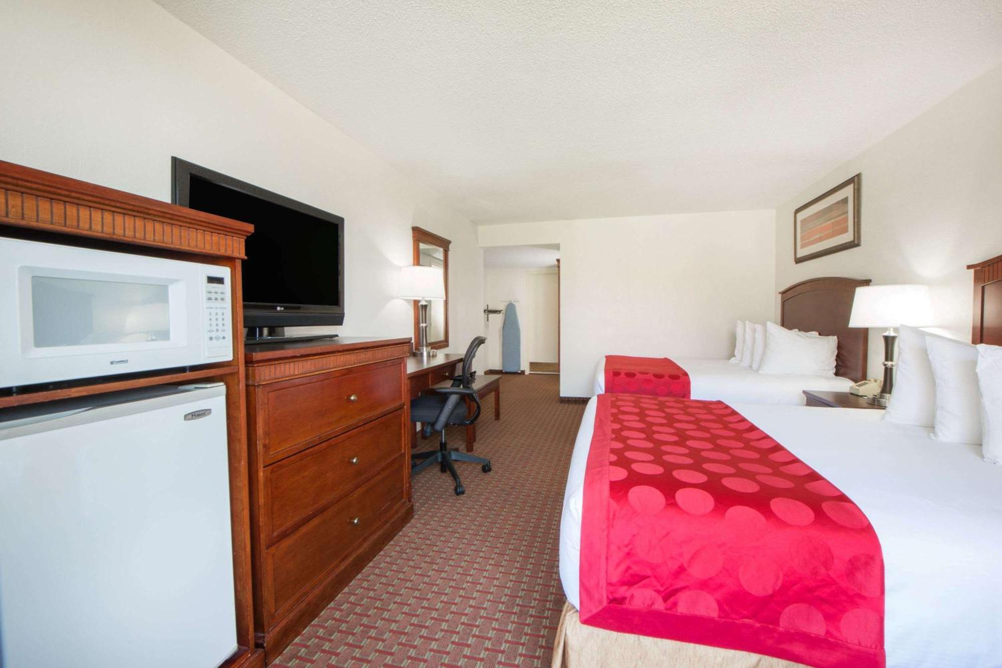 Double Room with Two Double Beds - Non-Smoking