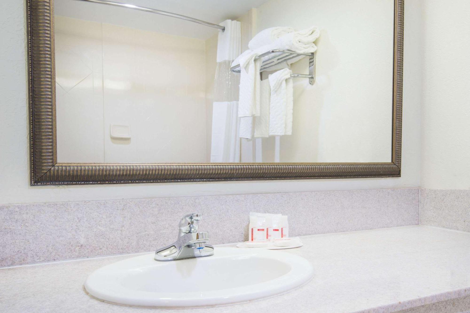 Double Room with Two Double Beds - Non-Smoking