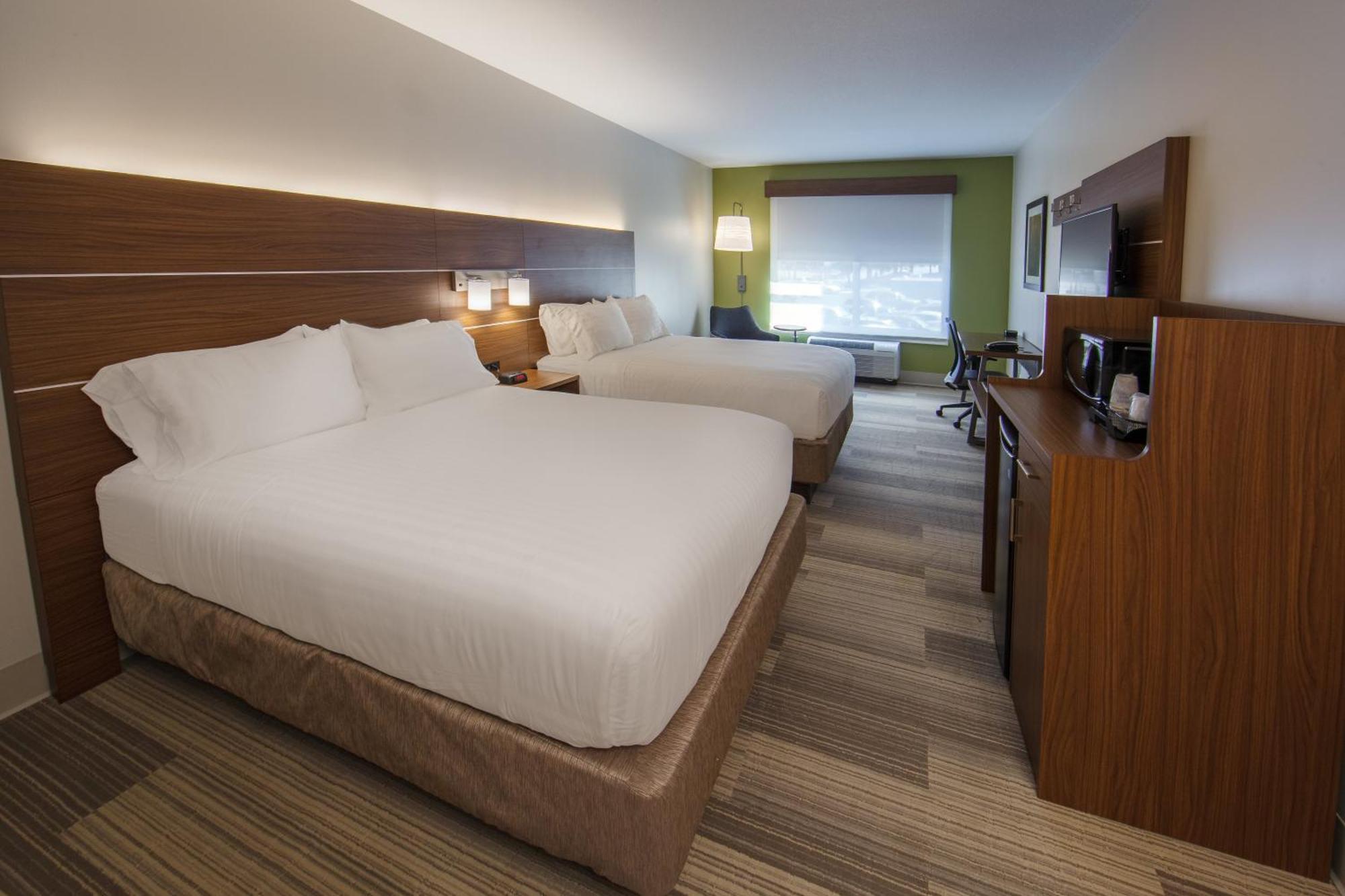 Standard Room with Two Queen Beds,1281938452:JPEG
