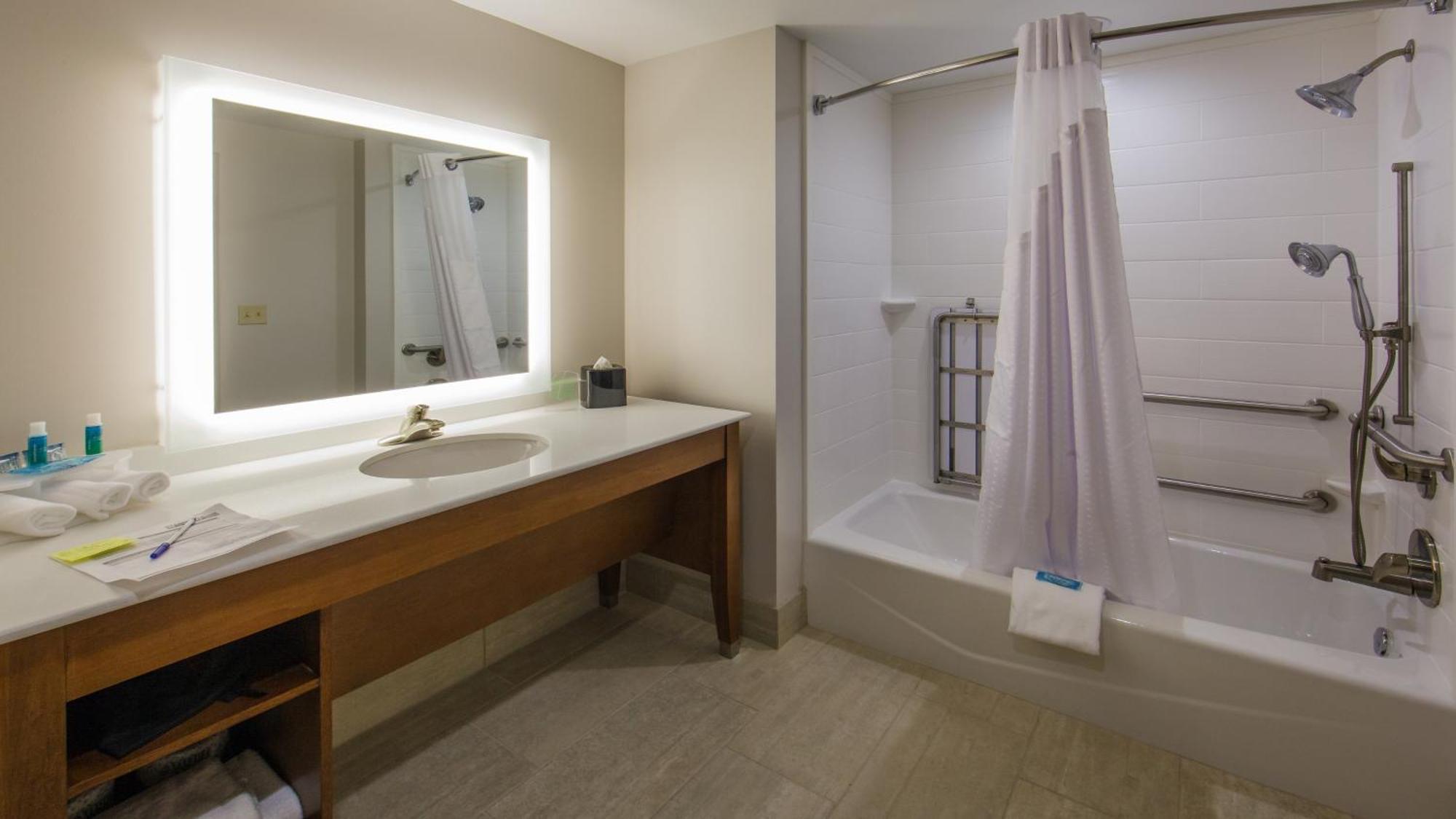 King Room - Disability Access,1281939223:JPEG