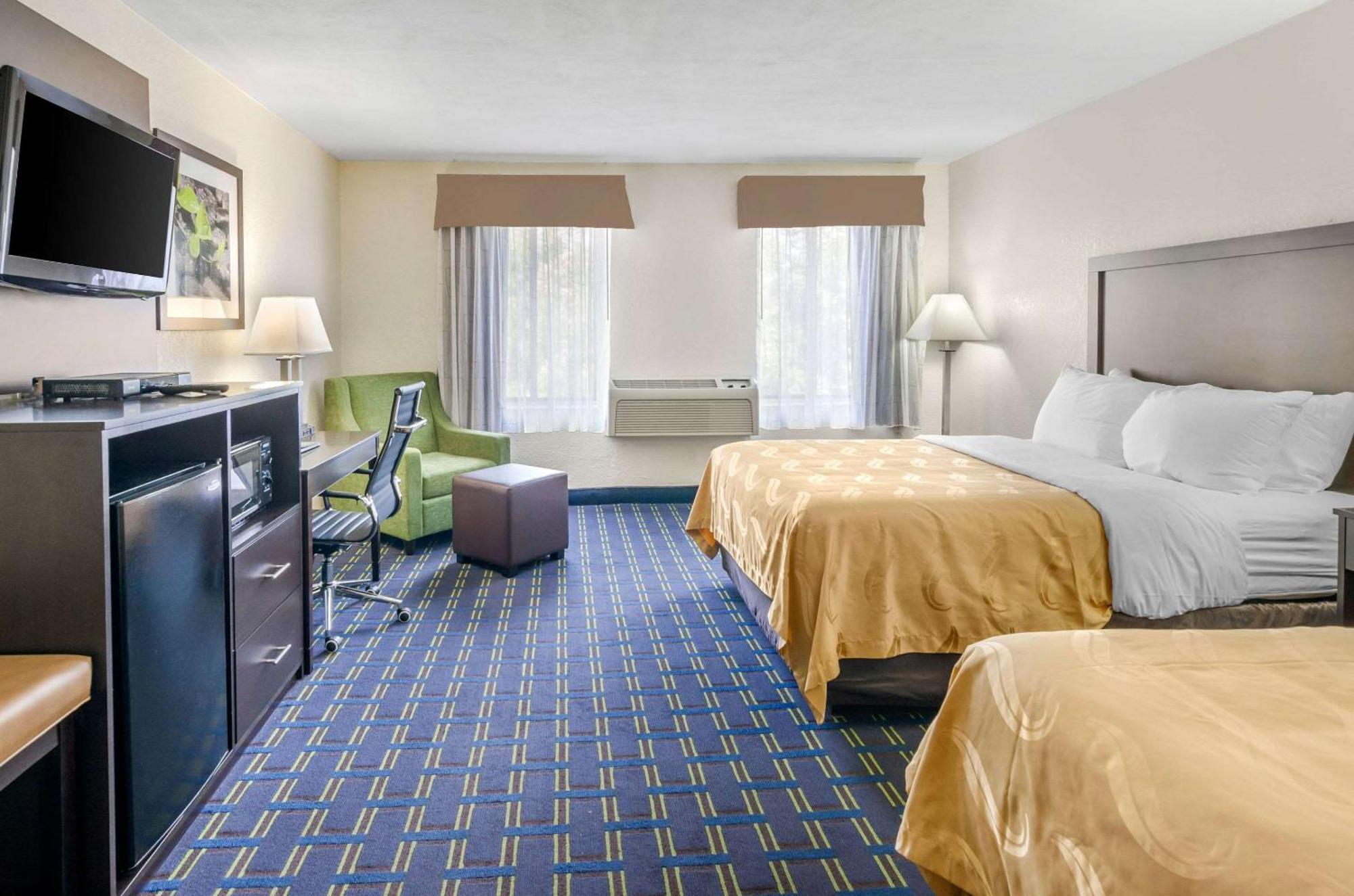 Queen Room with Two Queen Beds - Smoking