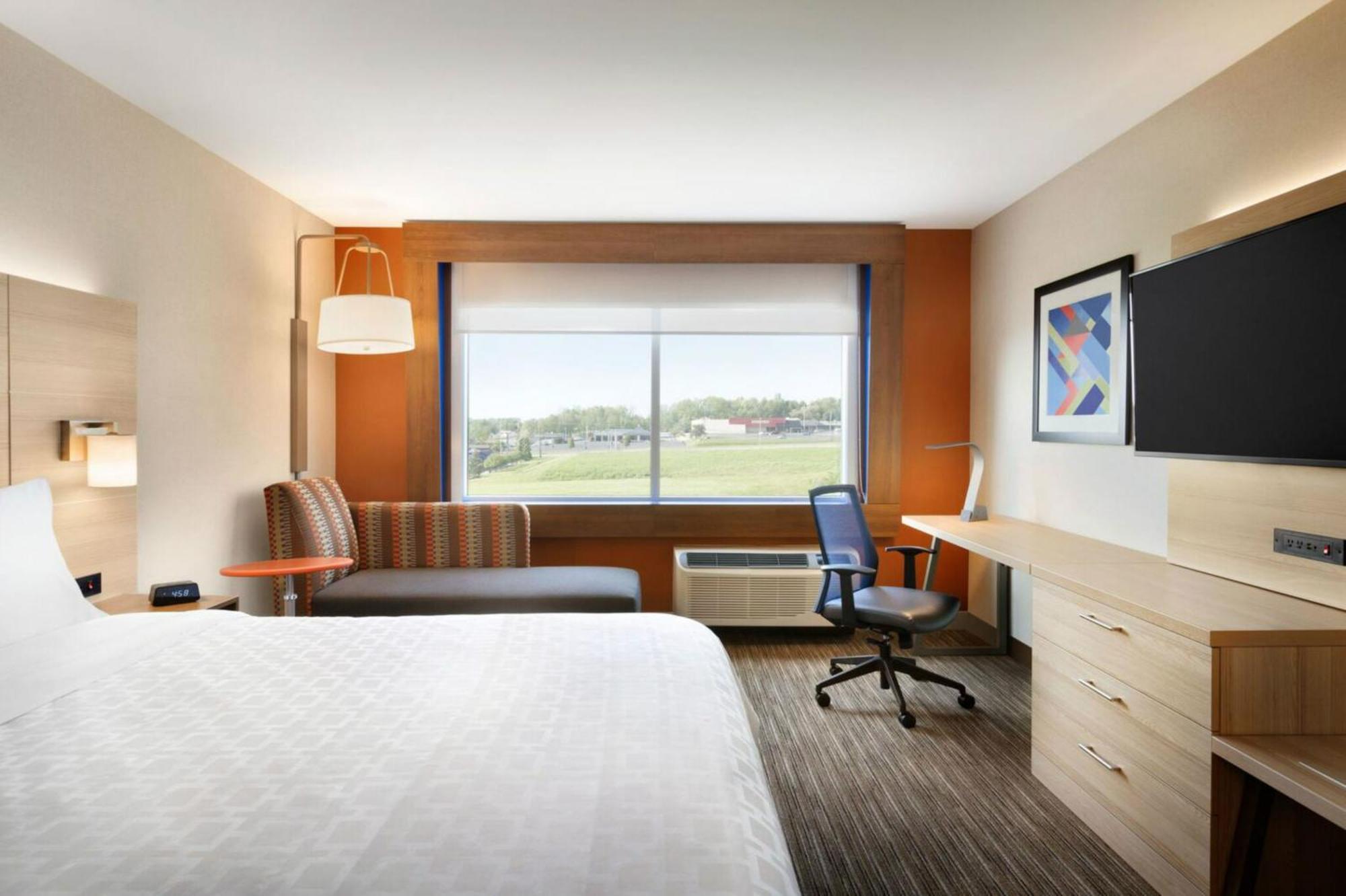Standard King Room