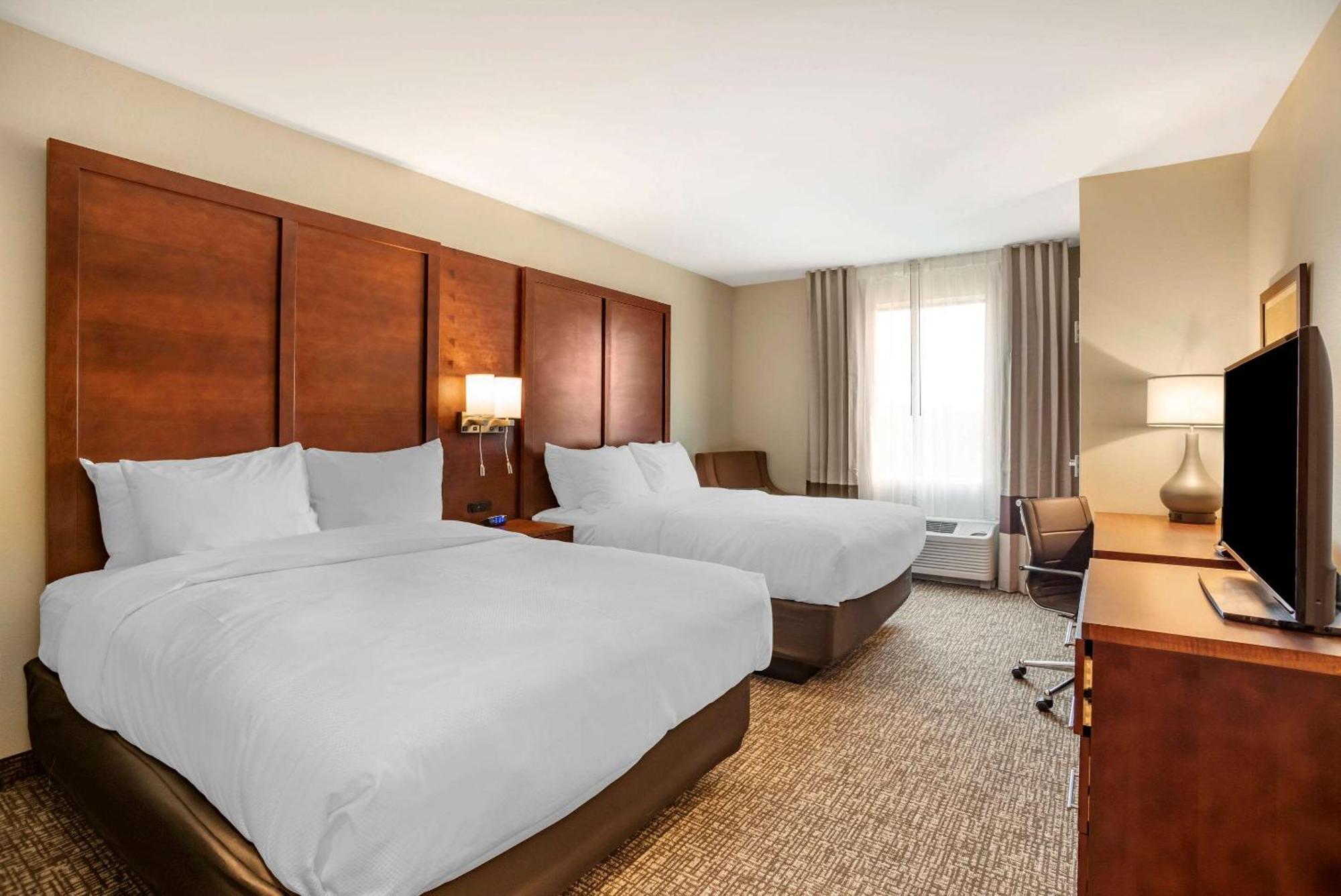 Standard Queen Room with Two Queen Beds - Non-Smoking