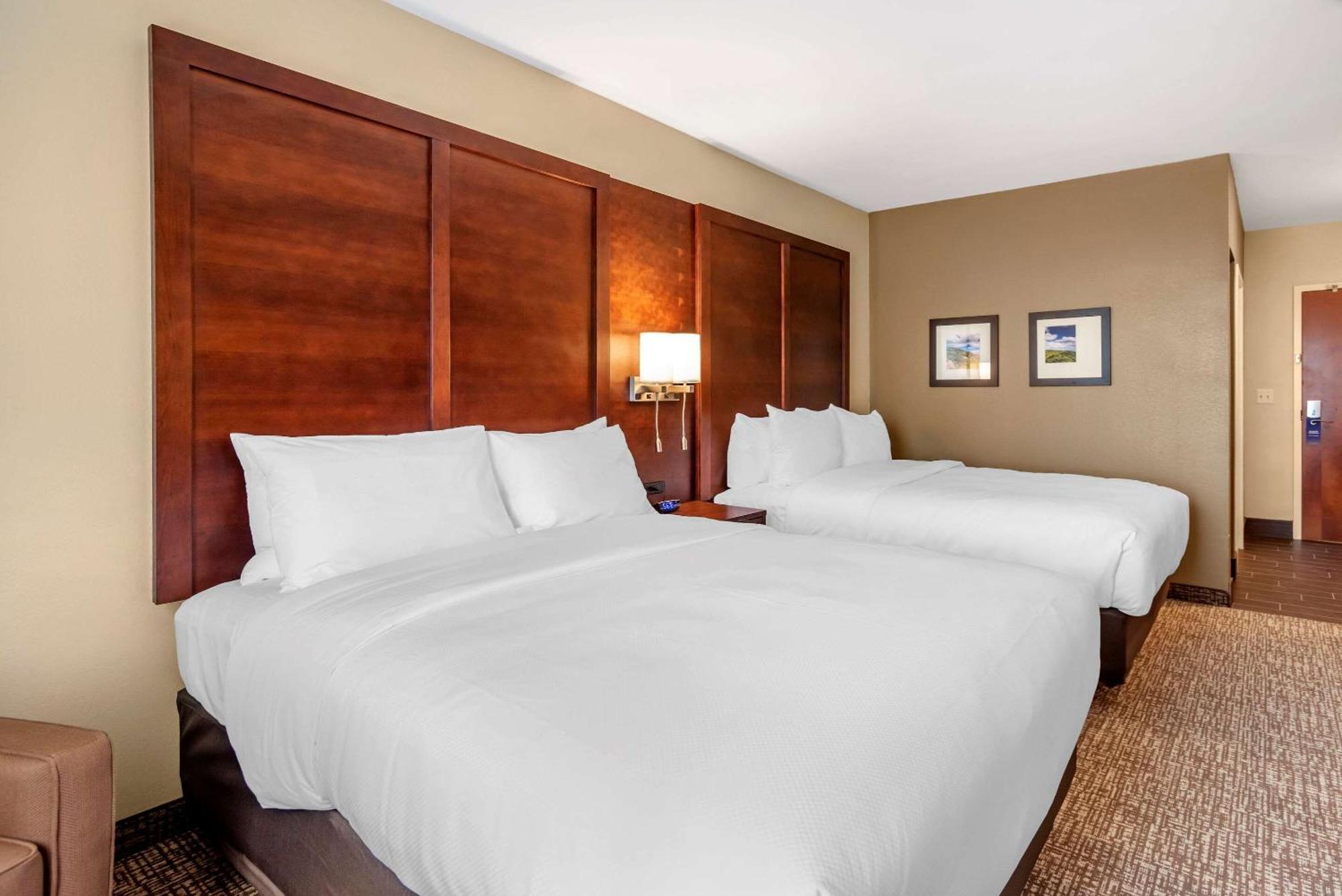 Queen Room with Two Queen Beds - Accessible/Non-Smoking
