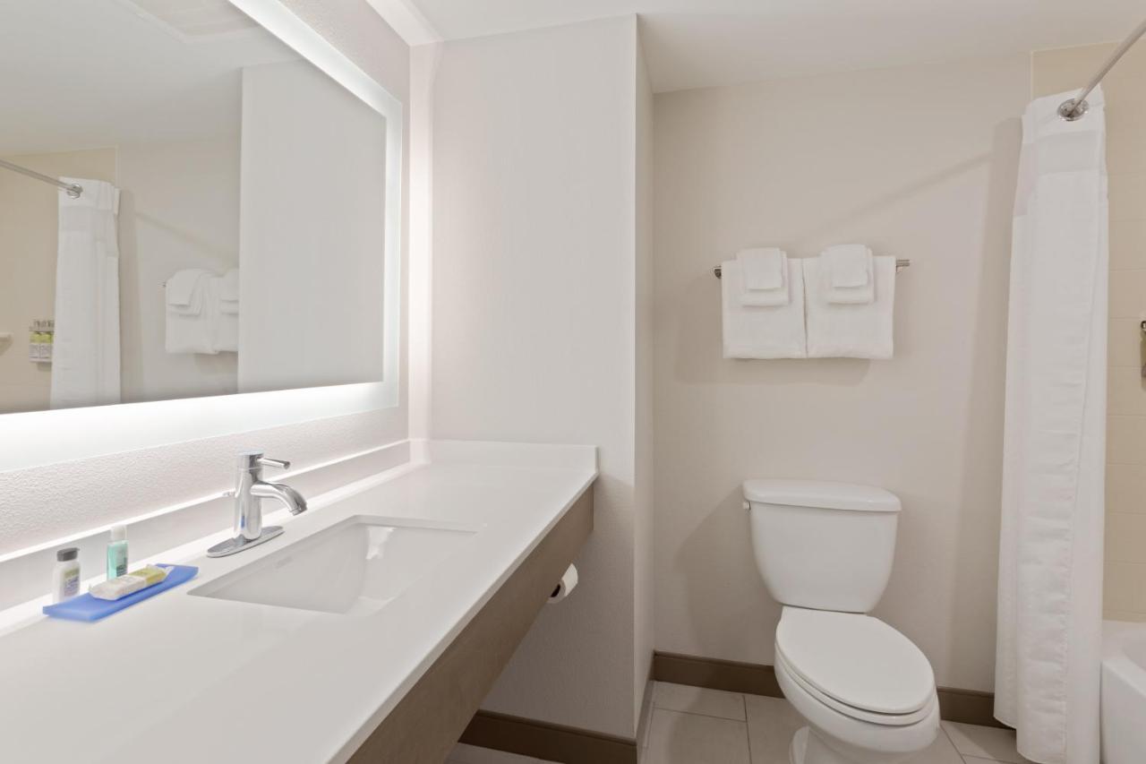Queen Suite with Two Queen Beds,1435482961:JPEG