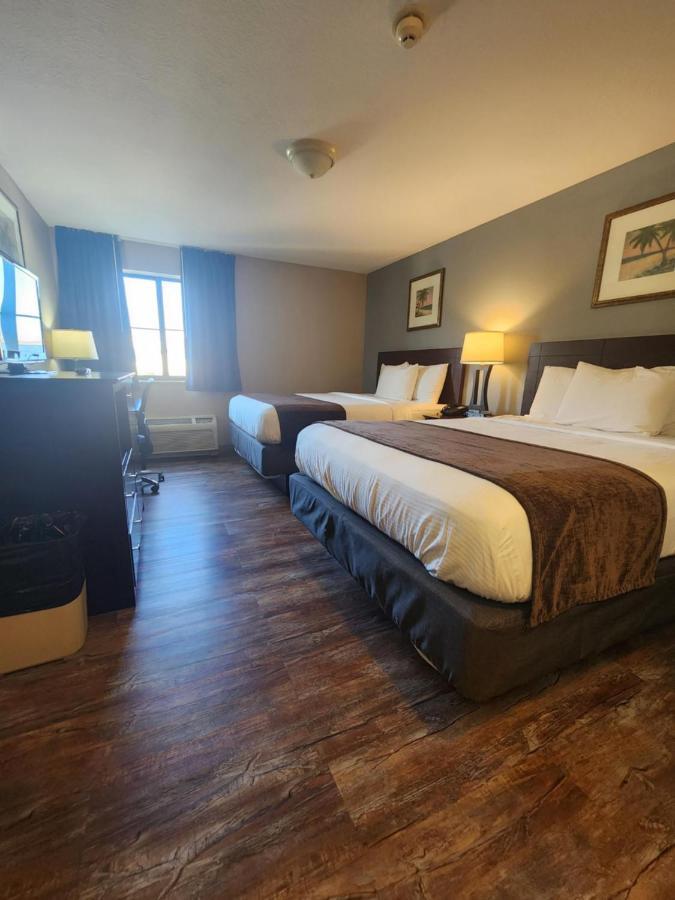 Queen Room with Two Queen Beds with Balcony and Pool View,1310270125:JPEG