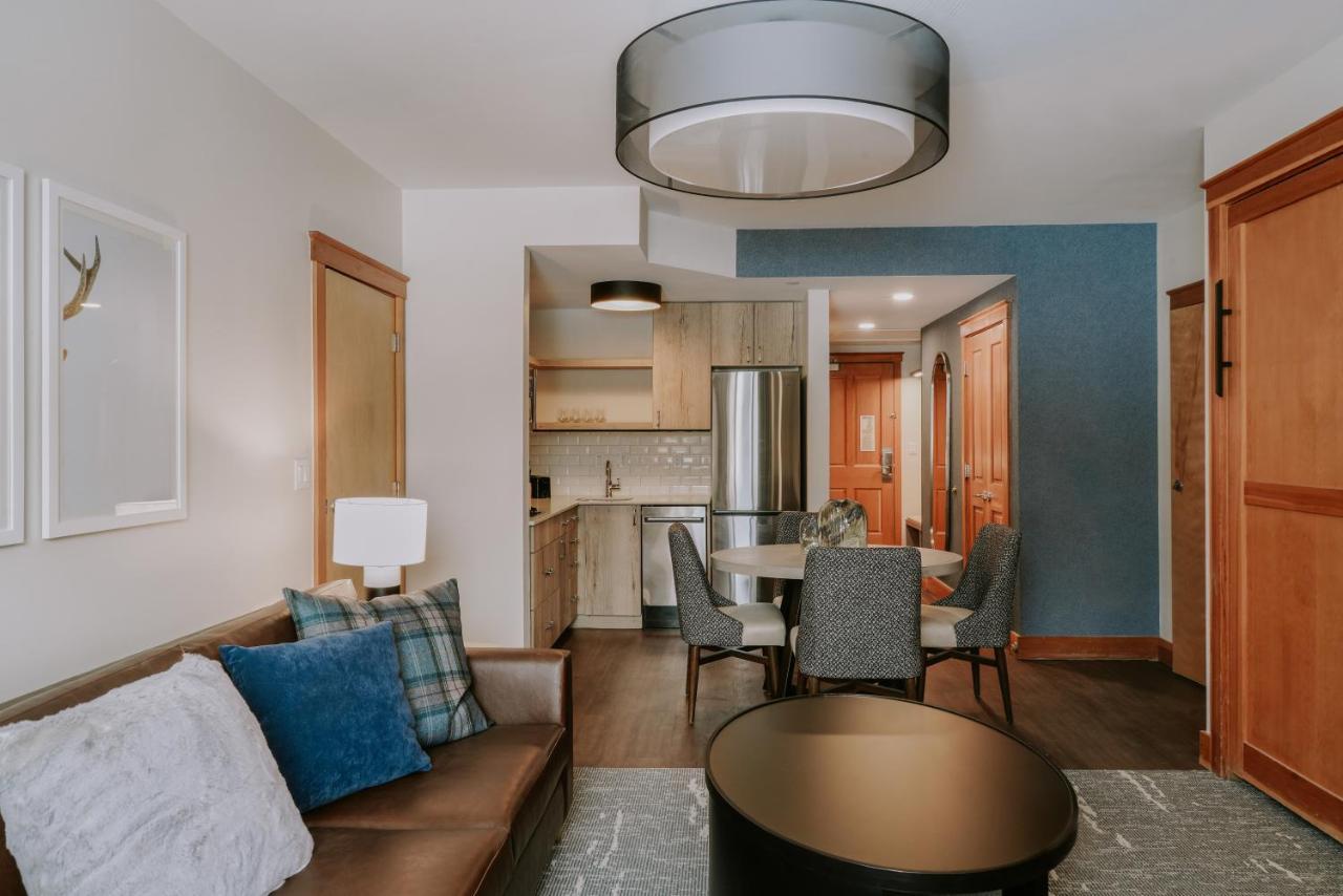 Studio,1329245594:JPEG