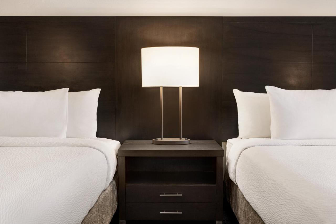 Queen Room with Two Queen Beds - Hearing Accessible,1351540924:JPEG