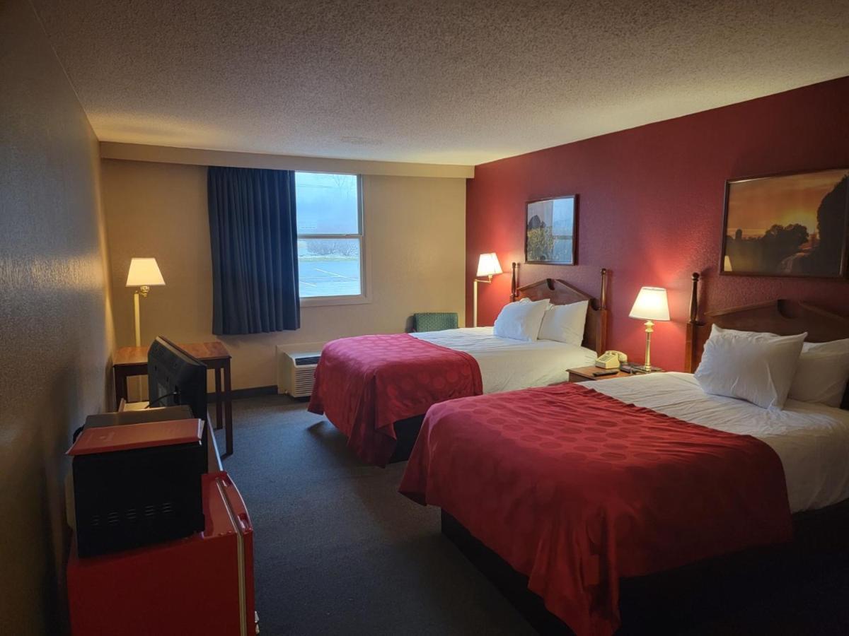4 Double Beds Mobility Accessible Adjoining Suite Non-Smoking,1353251227:JPEG