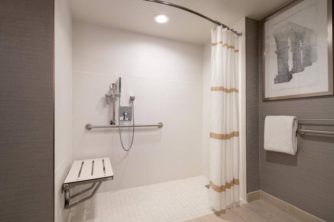 1 Bedroom Junior Suite,1596870615:JPEG