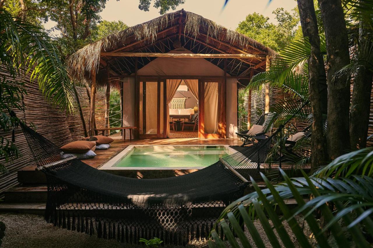 Double Private Pool,1548818707:JPEG